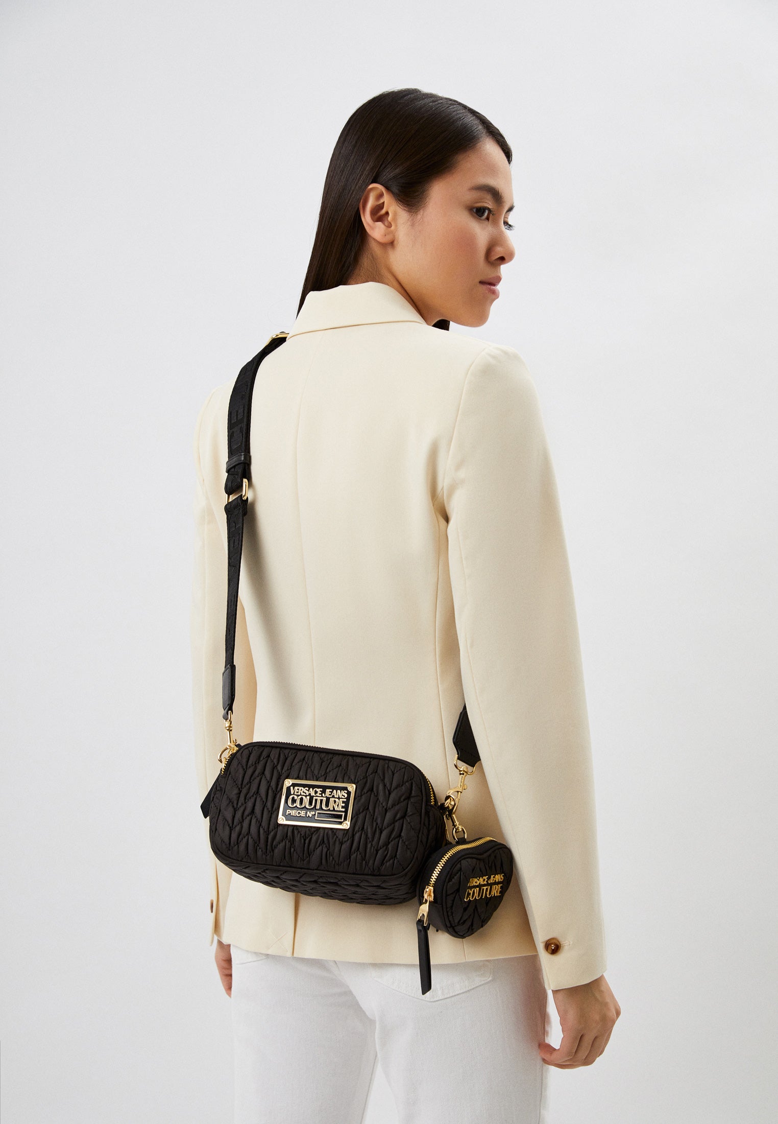 Дамска чанта Women’s crossbody bag Versace Jeans Couture 74VA4BO6 ZS584 899 lifestyle view 2