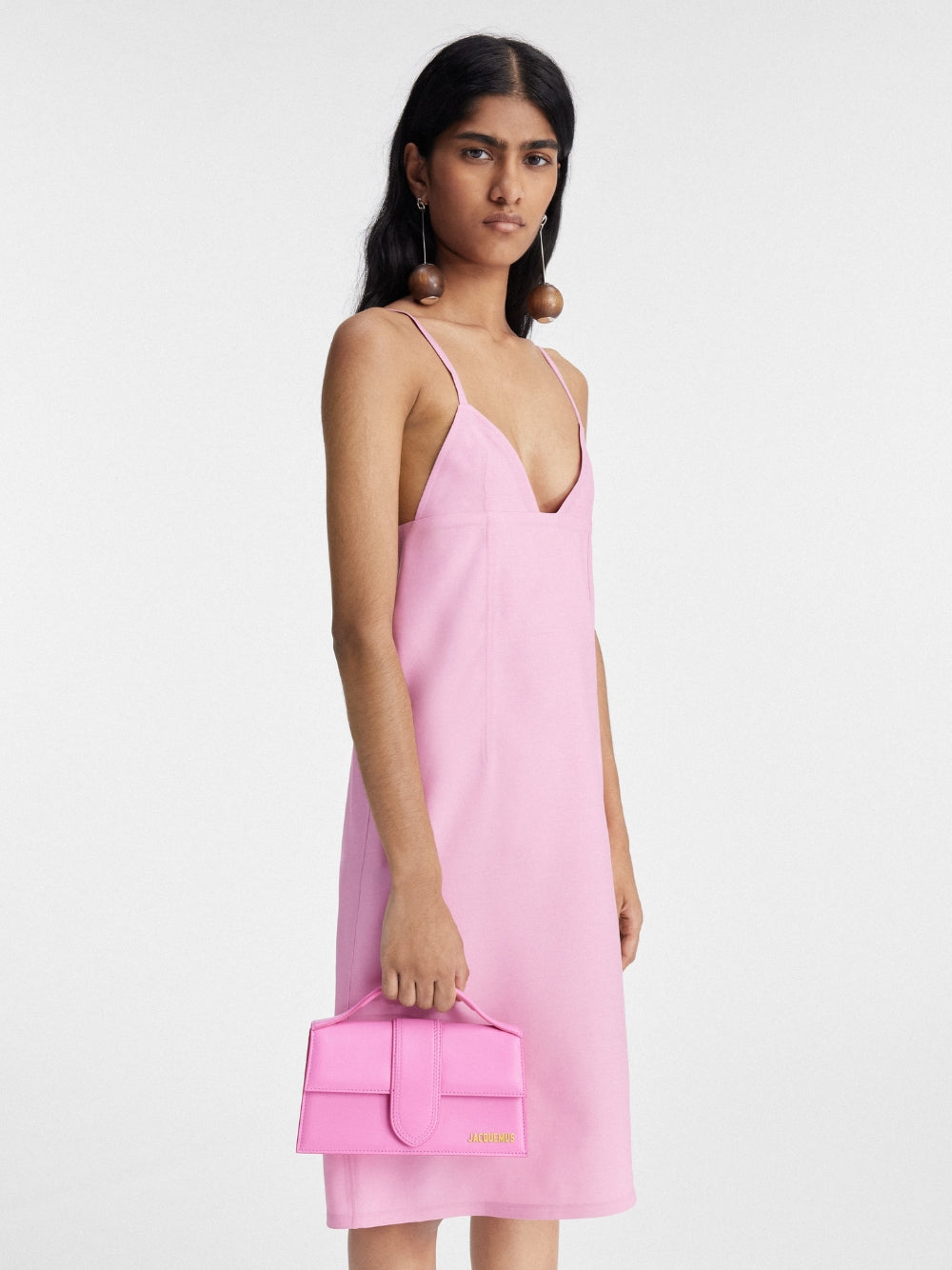 Дамска чанта JACQUEMUS Le Grand Bambino Handbag 231BA0073060-434 Pink lifestyle view