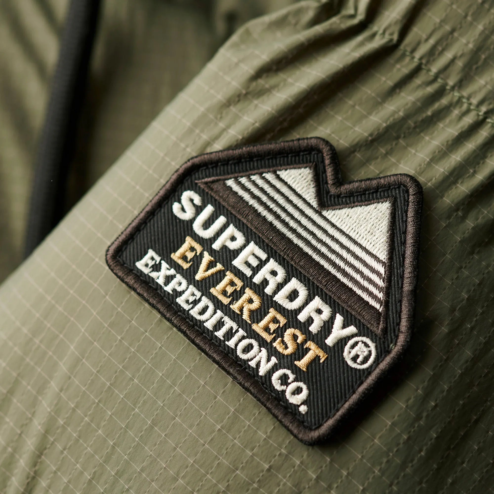 Дамско зелено яке Superdry Women Jacket W5011735A Close-Up