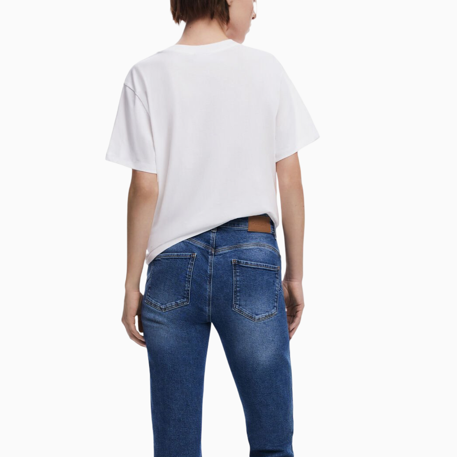 Дамска бяла тениска Desigual T-Shirt
25WWTK50 Back View