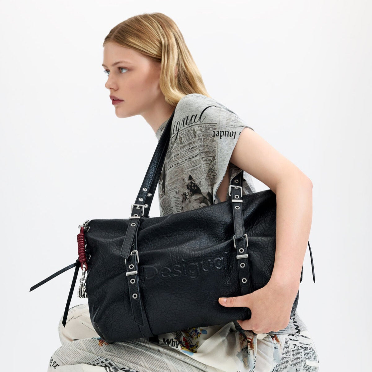 Дамска чанта Desigual women’s shopping bag 26WAXP06 2000 Model view