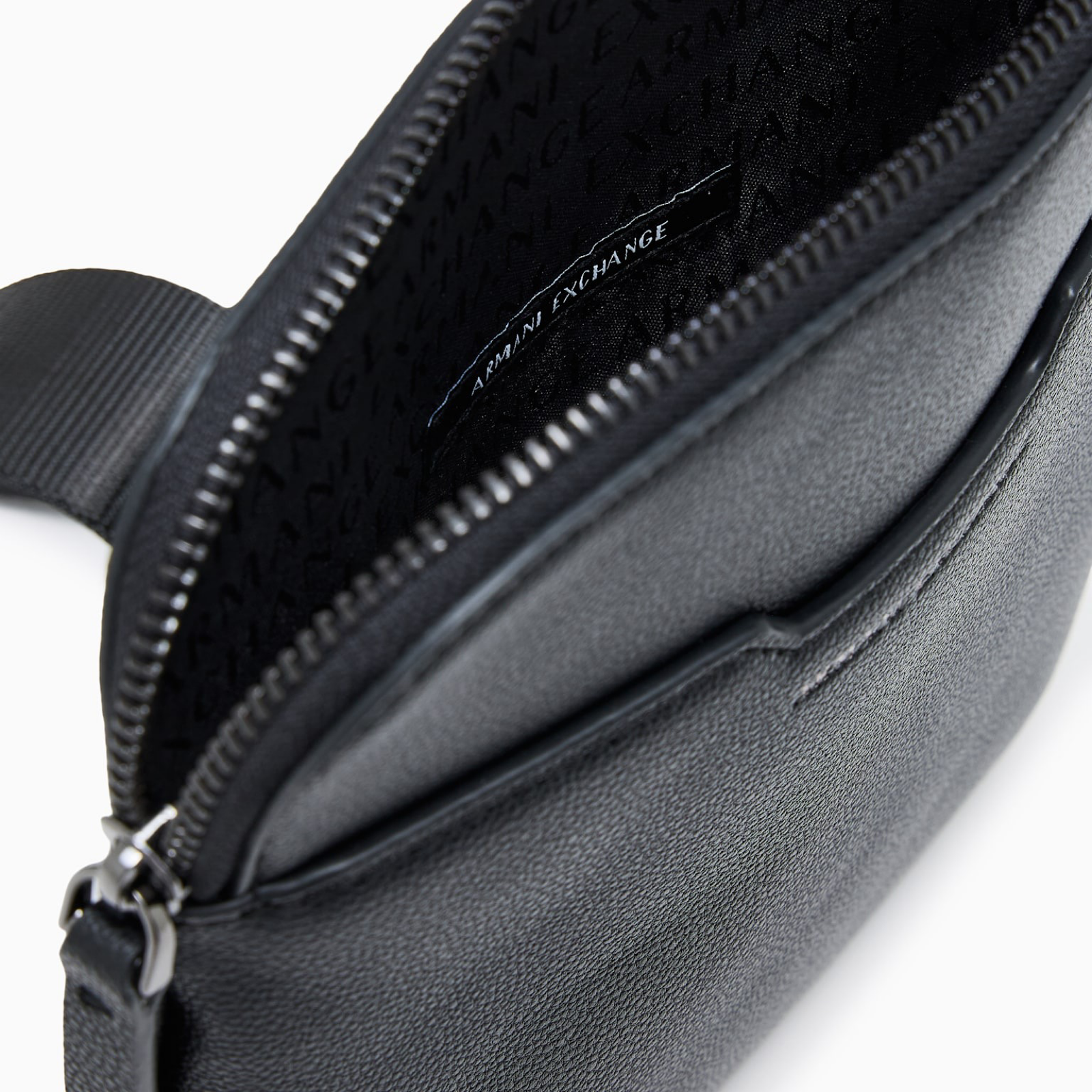 Мъжка чанта Armani Exchange Men Crossbody Bag XM002586 AF22651 UC001 Inside View