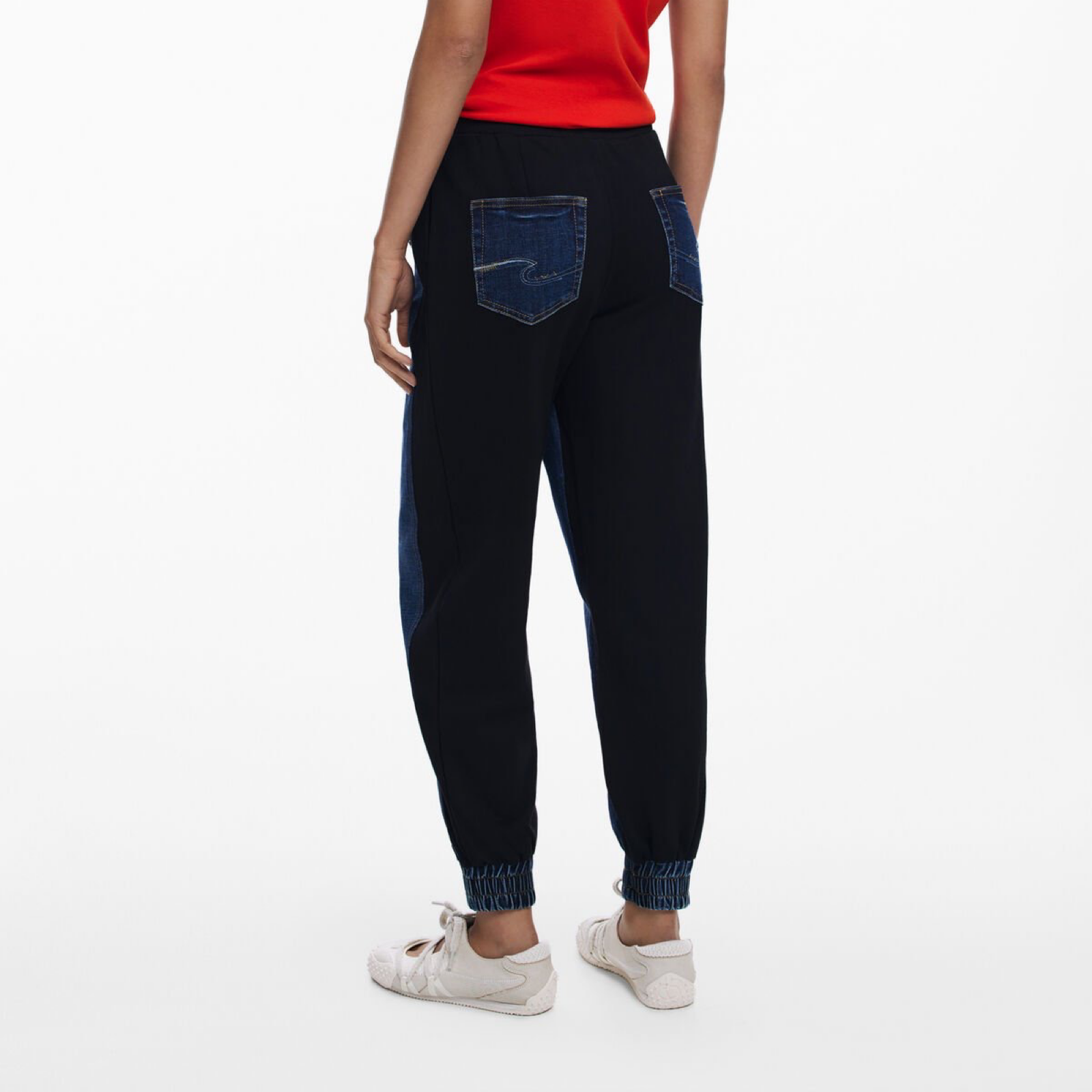 Дамски дънки Desigual Women Jeans
25WWDD08 Back View