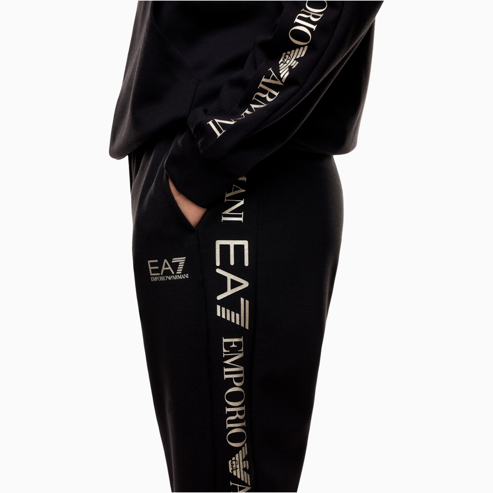 Дамски черен екип EA7 Emporio Armani Women Tracksuit 7W000789 AF18880 Close-Up