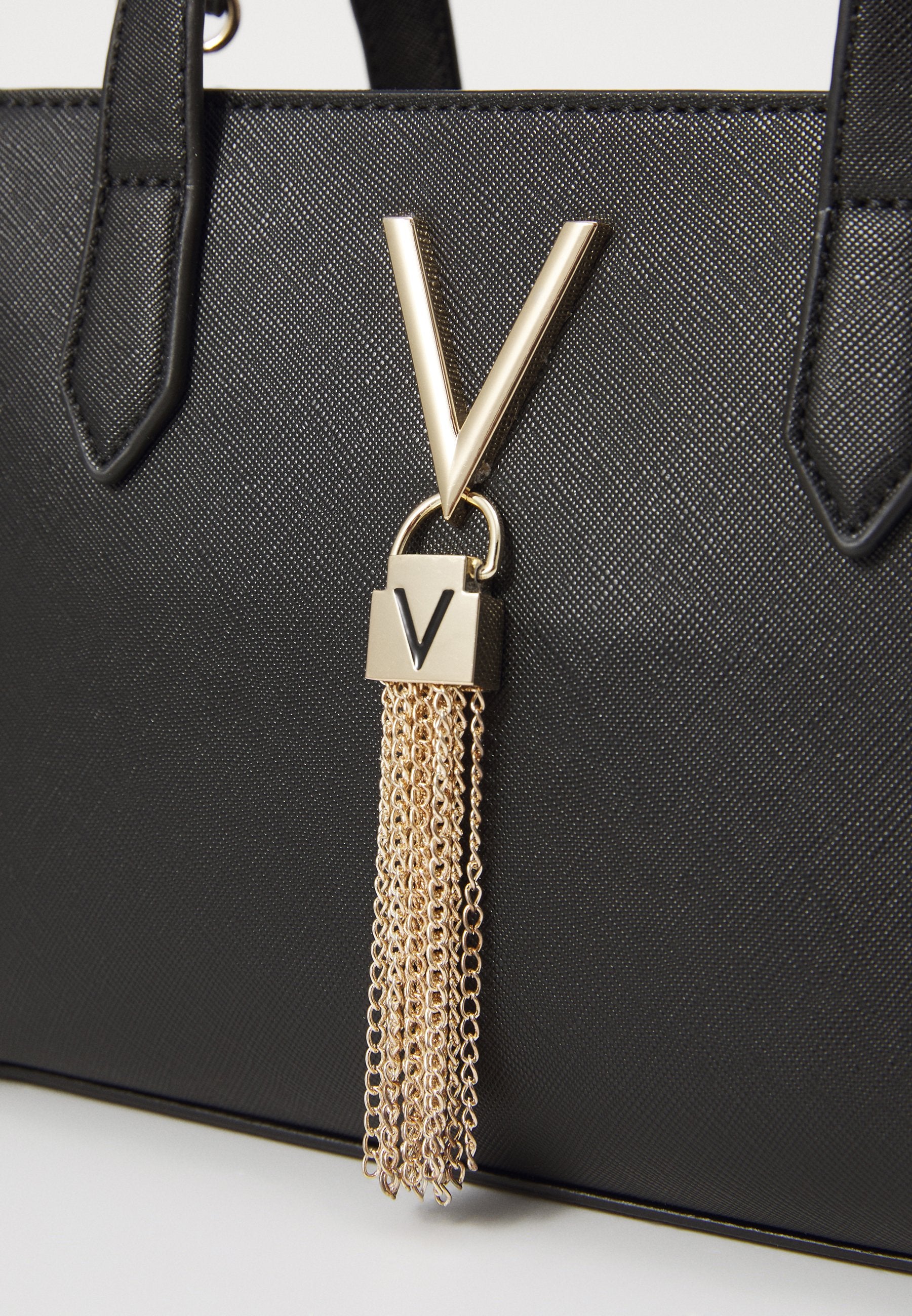Дамска черна чанта Valentino by Mario
VBS1R415G