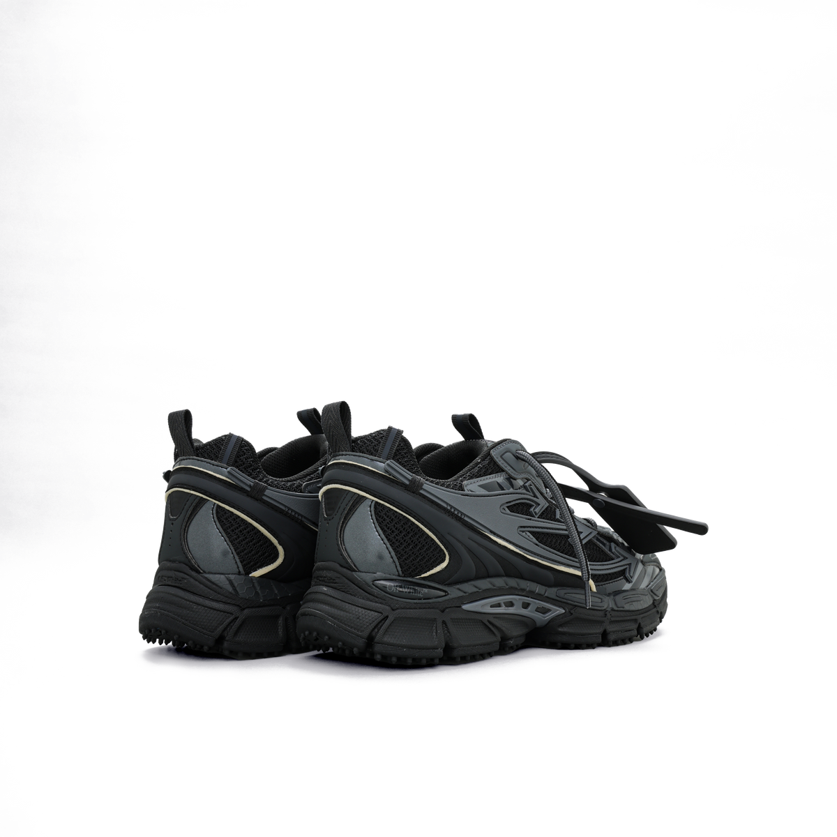Мъжки кецове Men’s sneakers Off-White
Be Right Back OMIA295C99FAB0011010 Black heel view