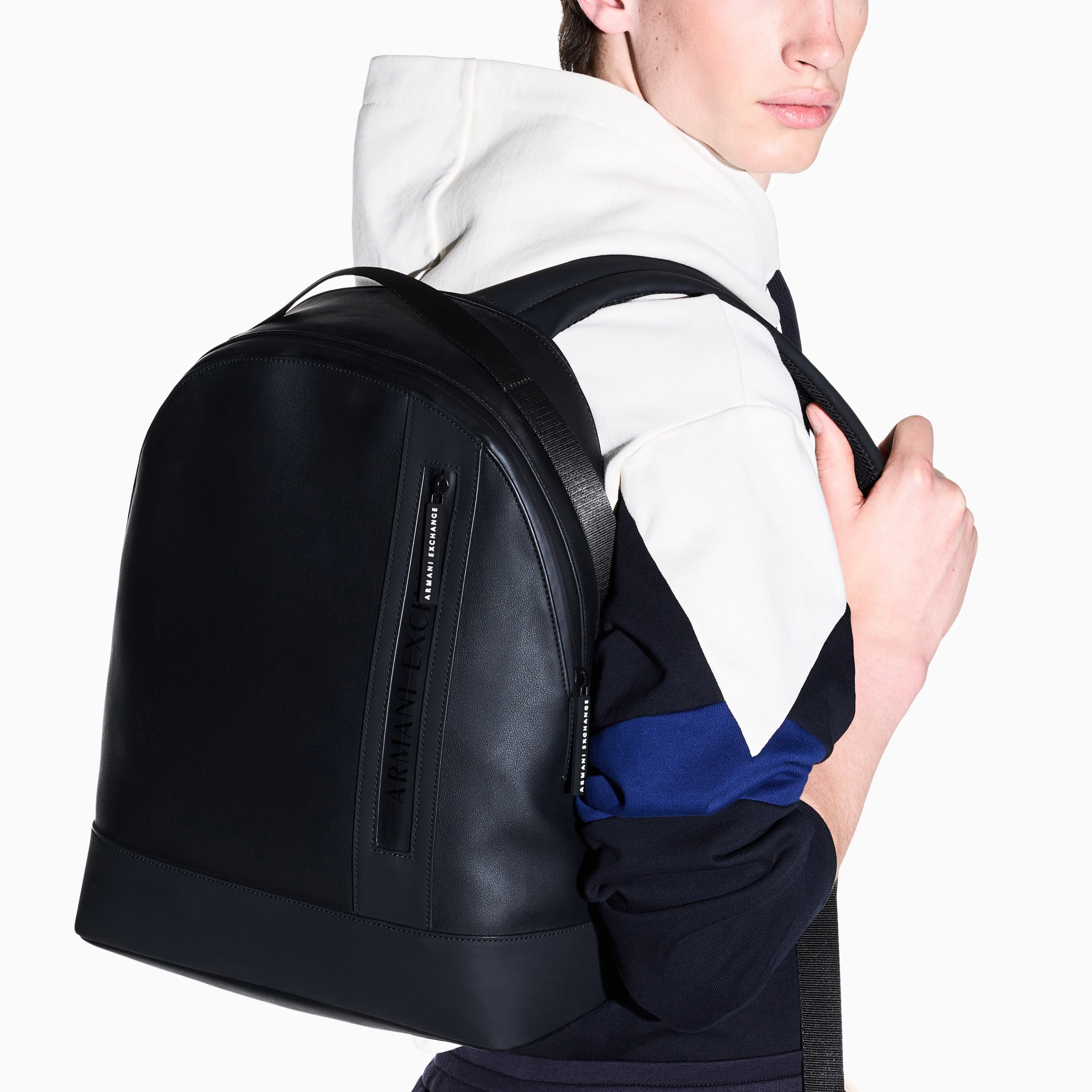 Мъжка черна раница Armani Exchange men’s backpack XM003167 AF26679 MC043 Front view