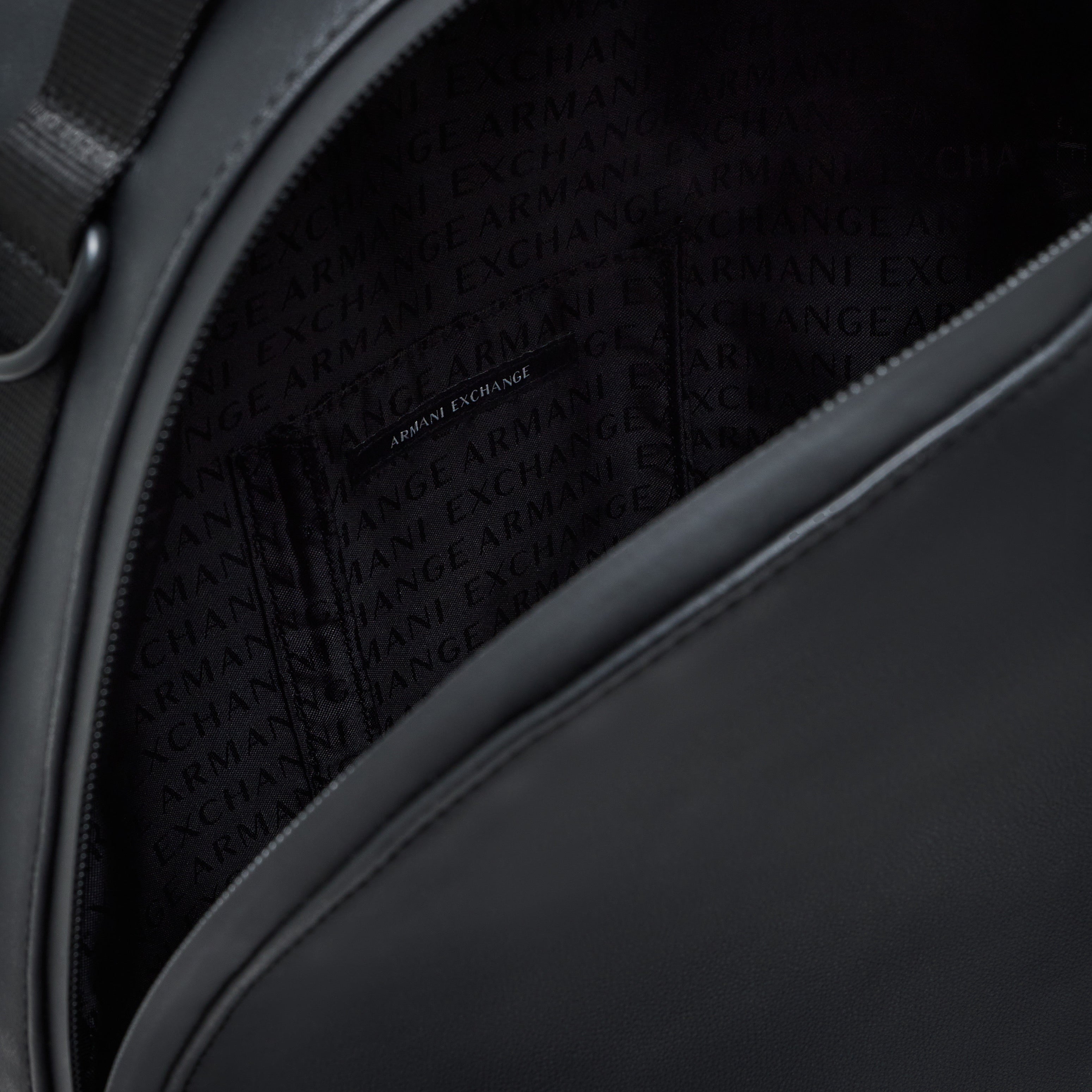 Мъжка черна раница Armani Exchange men’s backpack XM003167 AF26679 MC043 Inside view