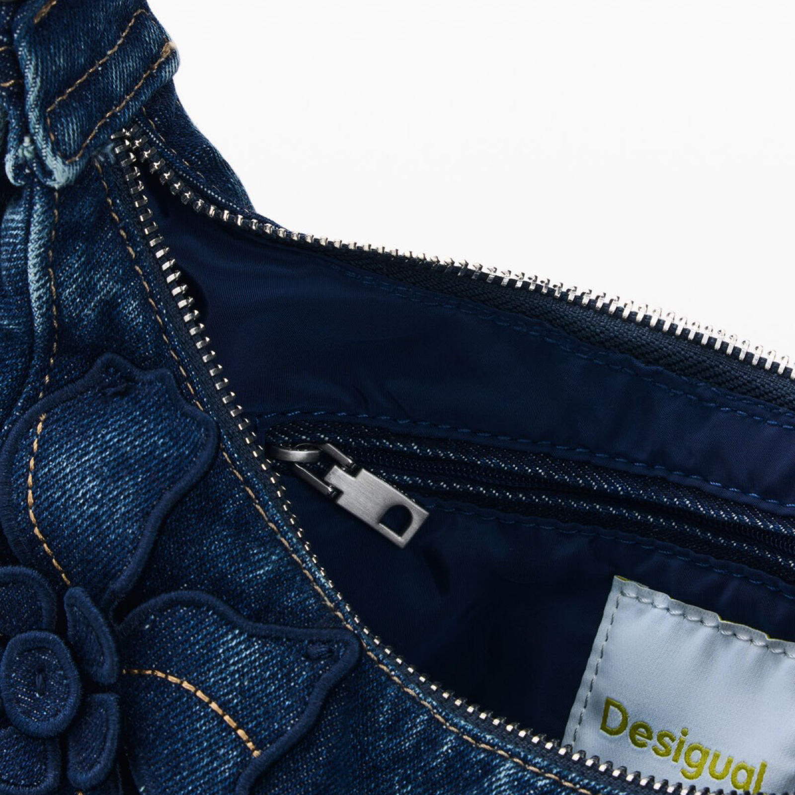 Дамска чанта Desigual Women Shoulder Bag 26SAXD15 5008U Inside View