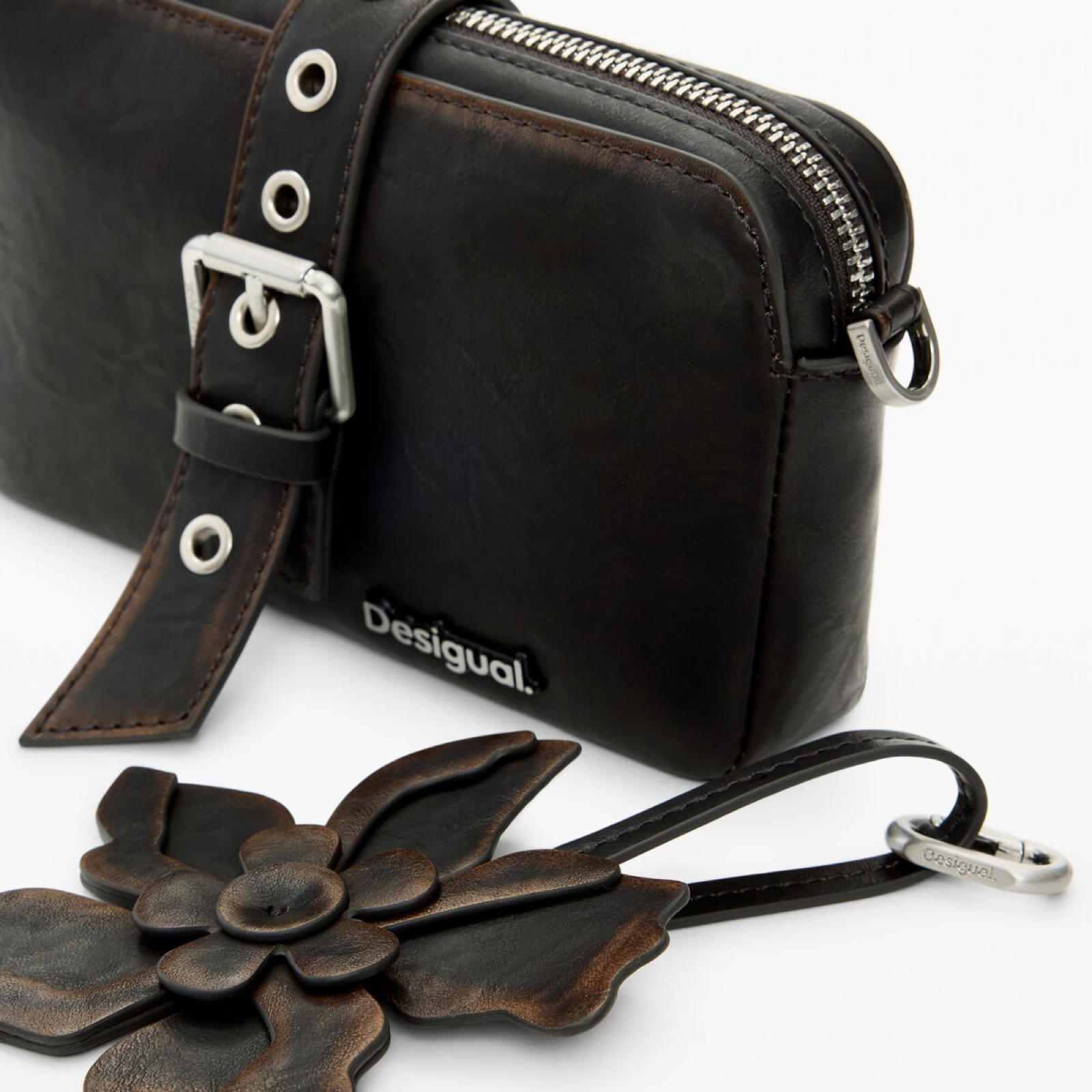 Дамска кафява чанта Desigual Women Crossbody Bag 26SAYP08 6009 Close-Up