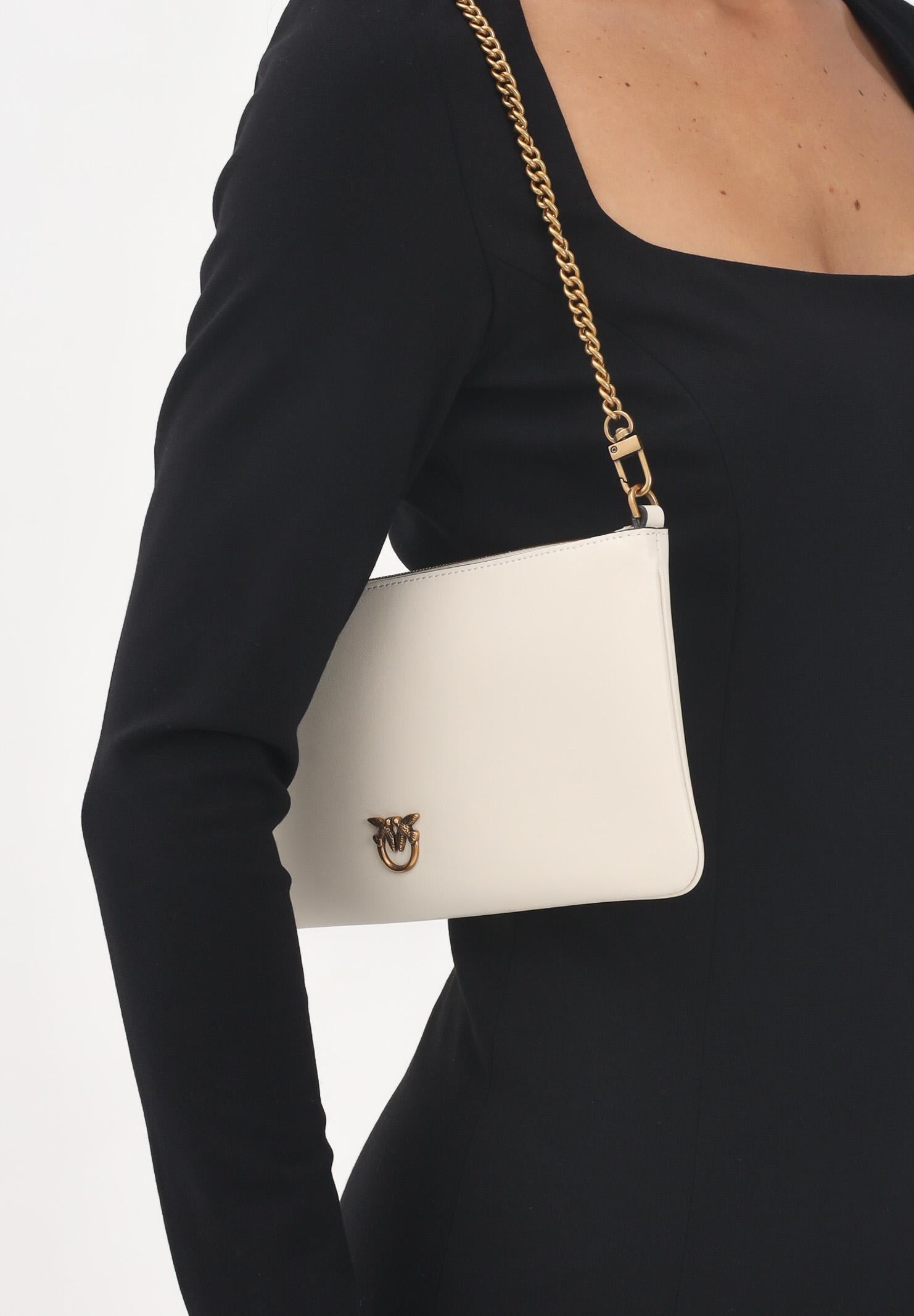 Дамска чанта Women’s shoulder bag Pinko
102747 A0F1 Z14Q White lifestyle view