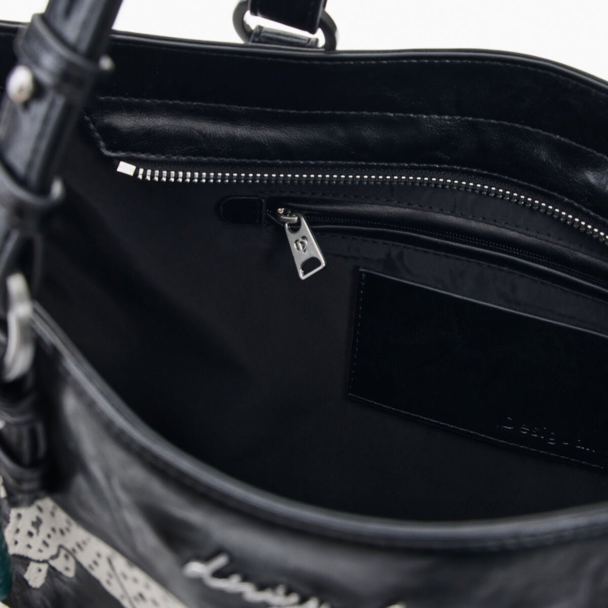Дамска чанта Desigual women’s handbag 26WAXPA7 2000 Inside view