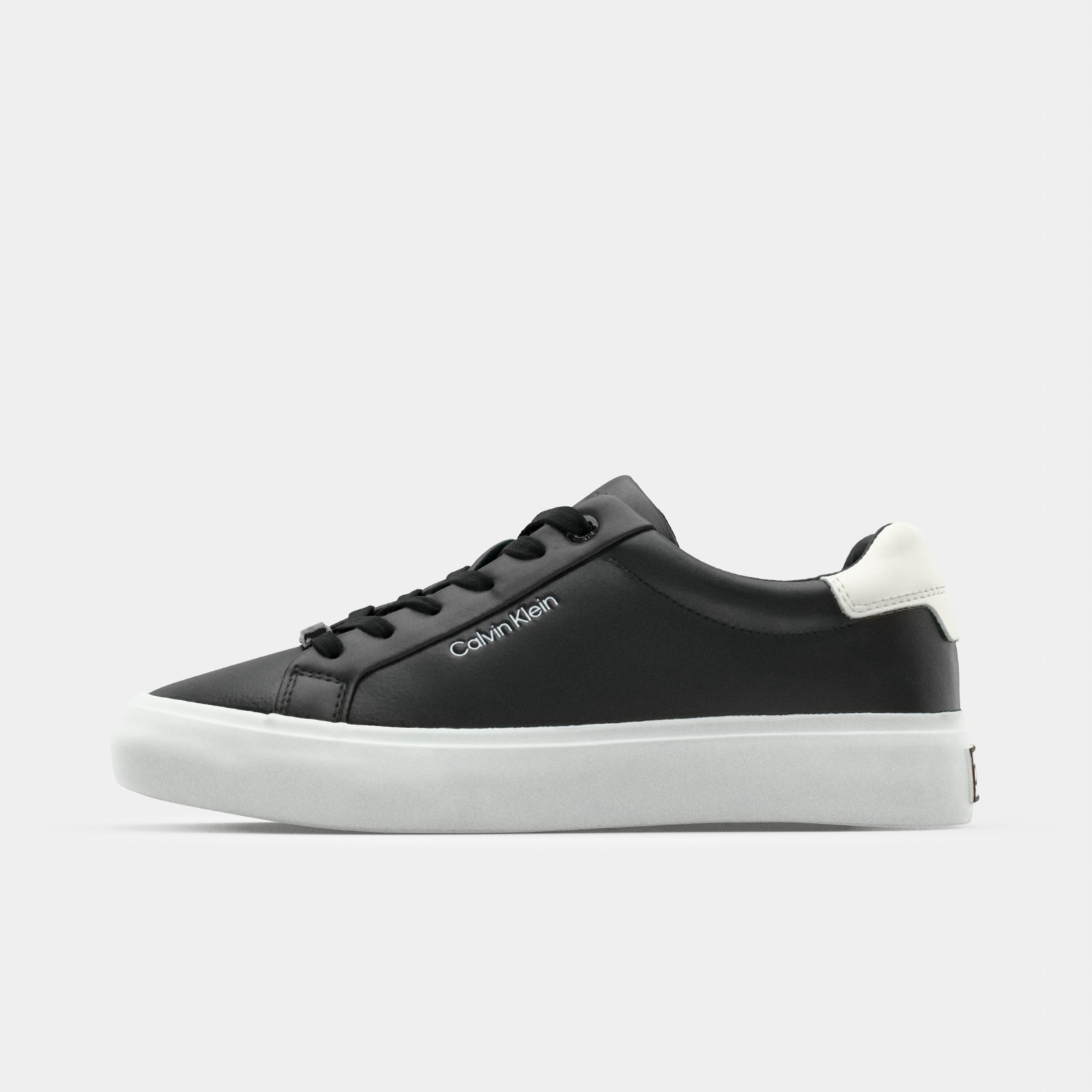 Дамски кецове Calvin Klein Jeans Women Sneakers HW0HW02747 Lateral View