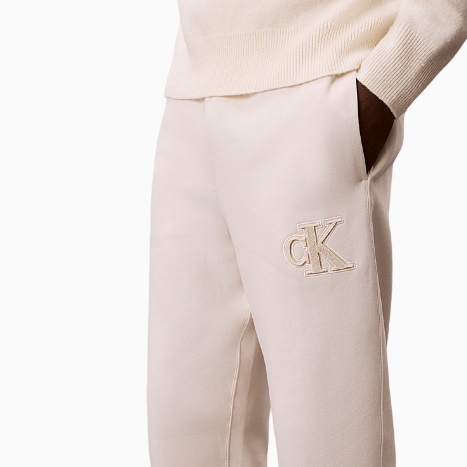 Мъжко бежово спортно долнище Calvin Klein Jeans Men Sweatpants LV04RD252G Close-Up