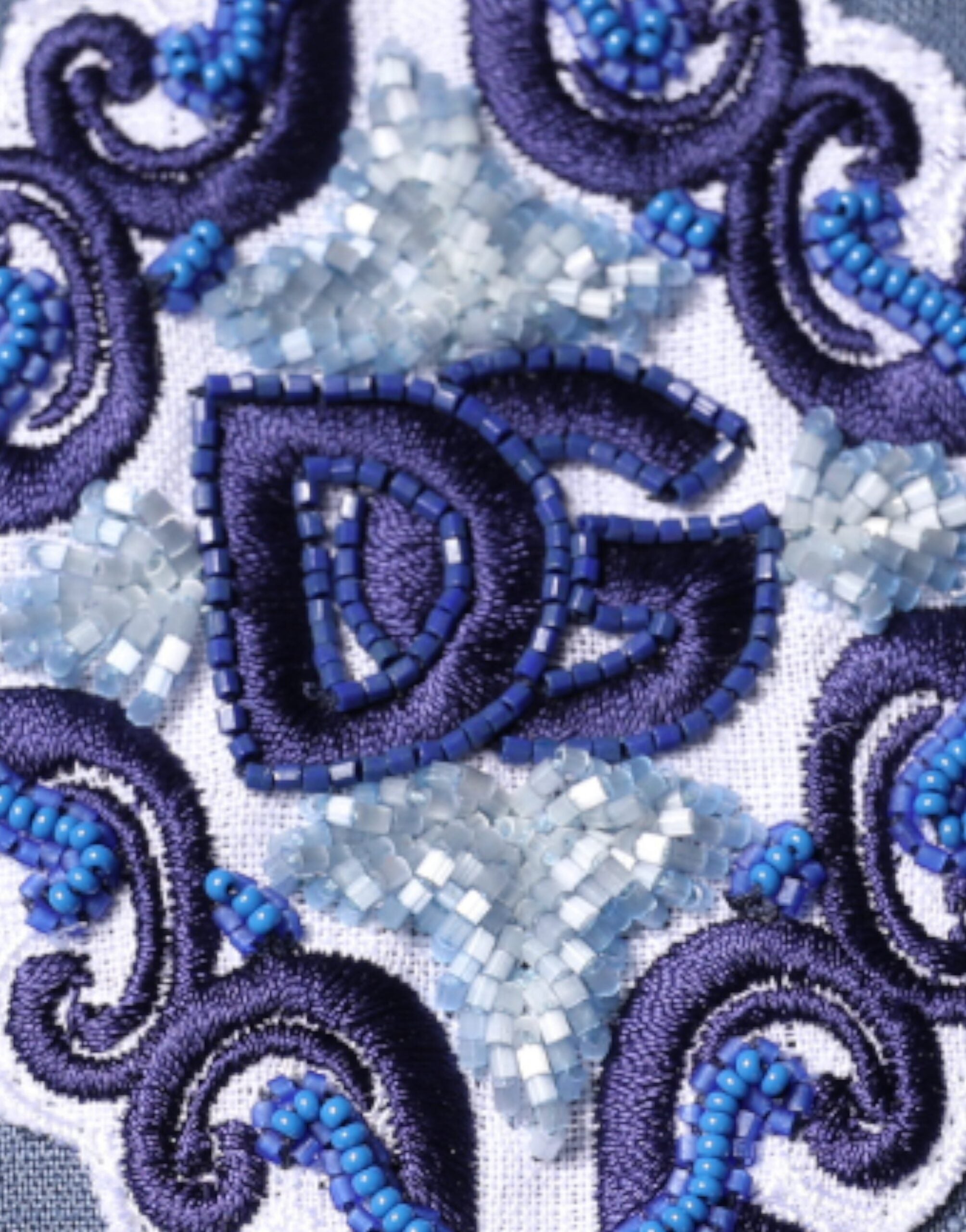Ежедневна риза с копчета и дълъг ръкав със синьо лого Dolce & Gabbana