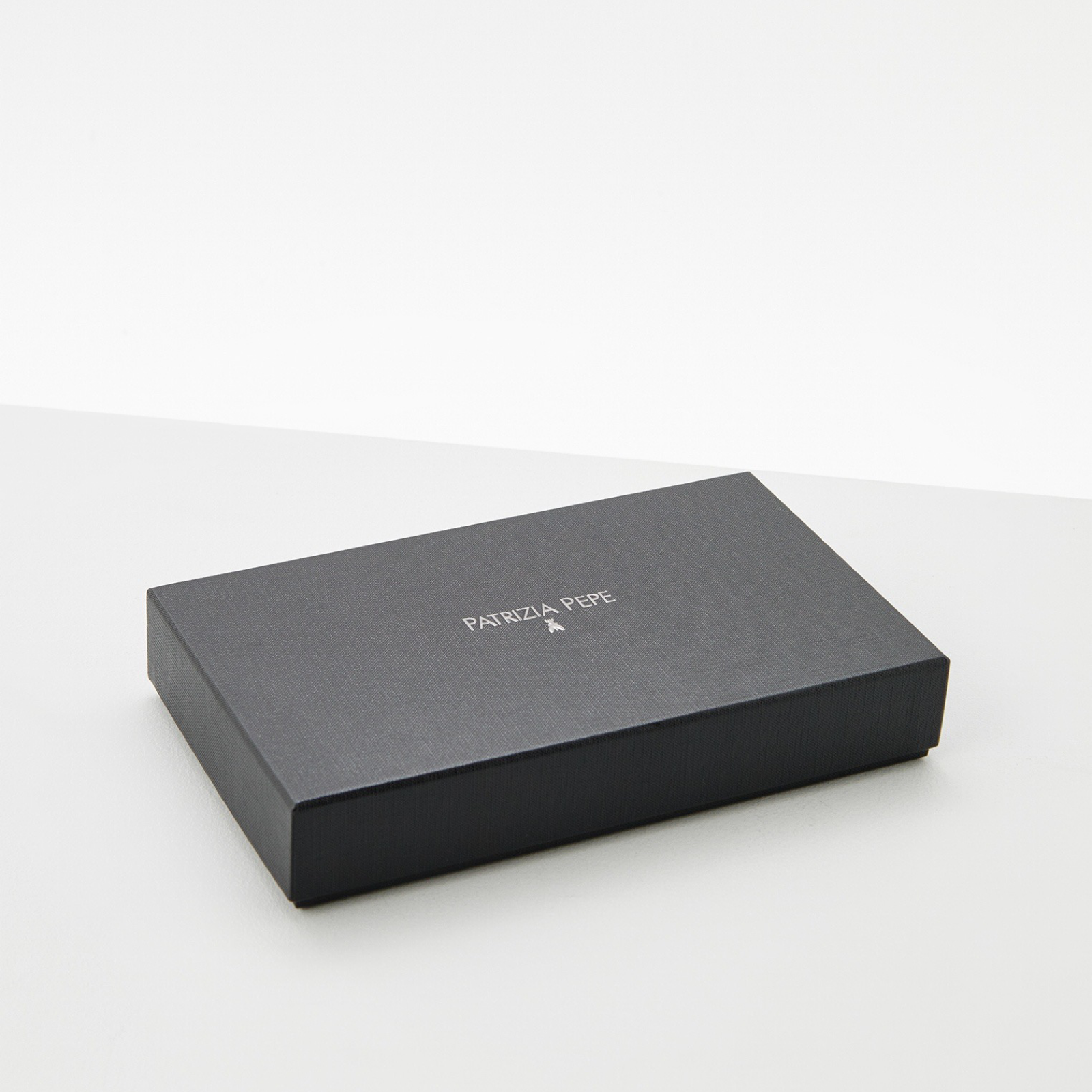 Дамско портмоне Patrizia Pepe Wallet 8Q4879 L061 K103 Box View