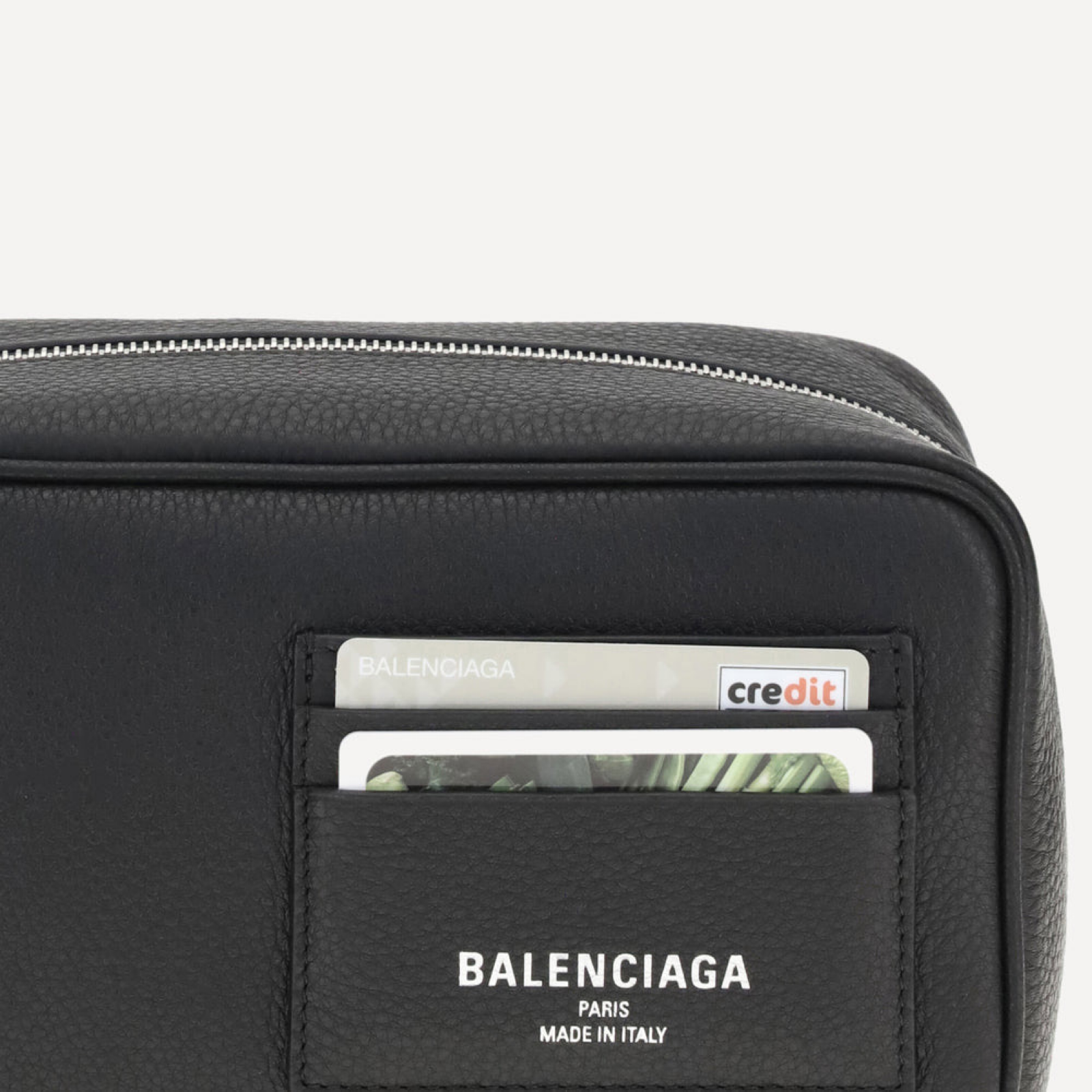 Balenciaga Logo Beauty Case 8422222ABVZ 1000 Close-Up