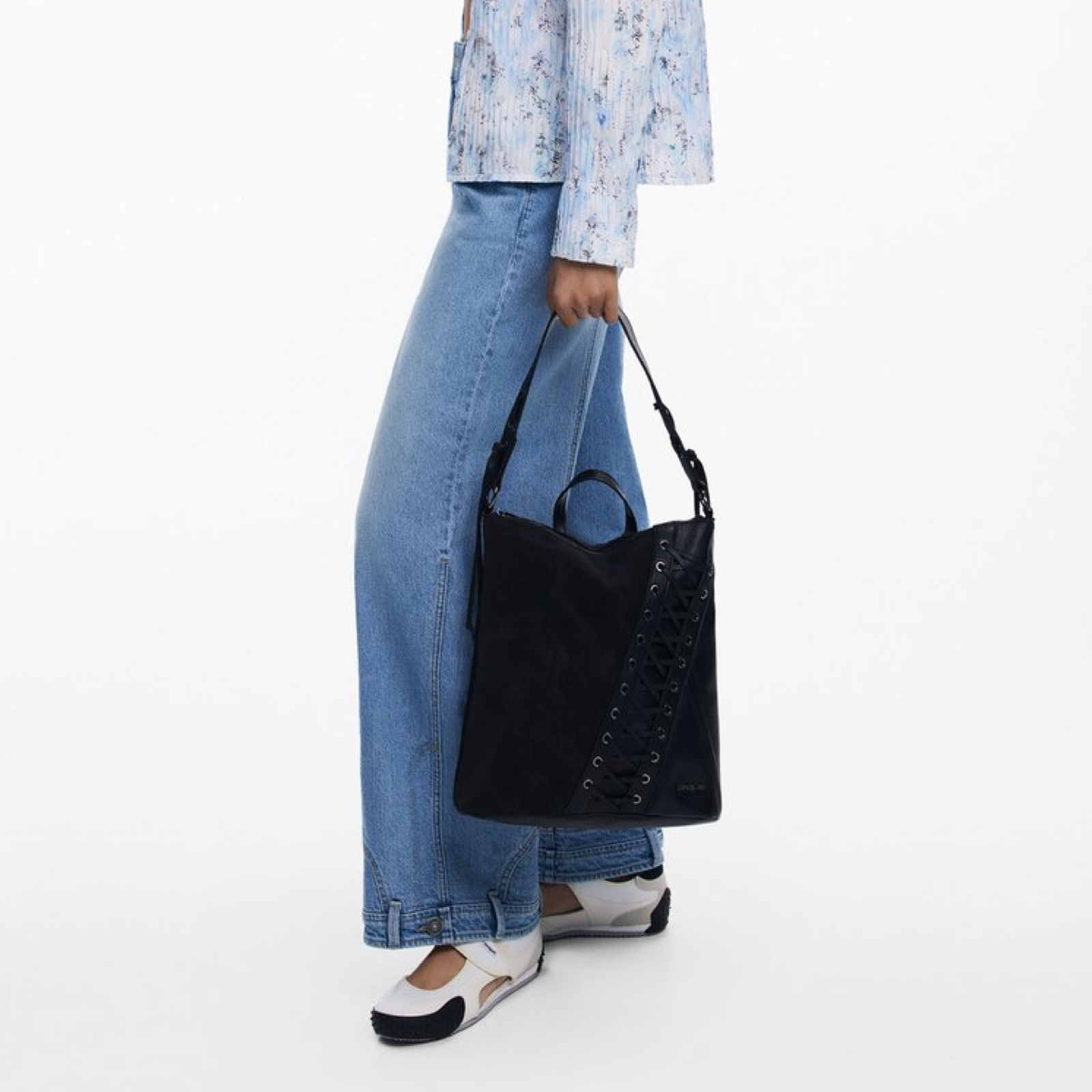 Дамска раница Desigual Rucksack 25WAKP12 Hand View