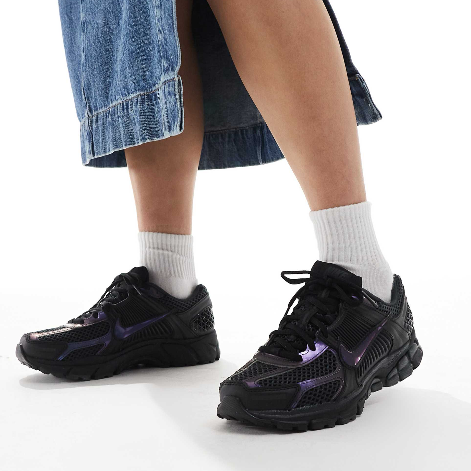 Дамски маратонки Nike Zoom Vomero 5 Women Sneaker IB4397-001 Model View