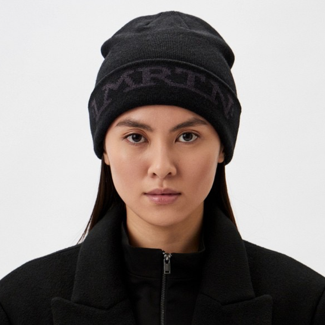 Унисекс зимна шапка La Martina Unisex winter hat La Martina UUH002 YW085 09999 Balck women’s lifestyle view