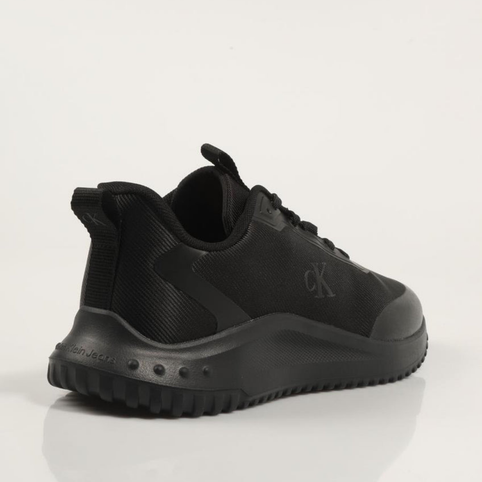 Мъжки черни маратонки Calvin Klein Jeans Men Sneakers YM0YM01442 Heel View