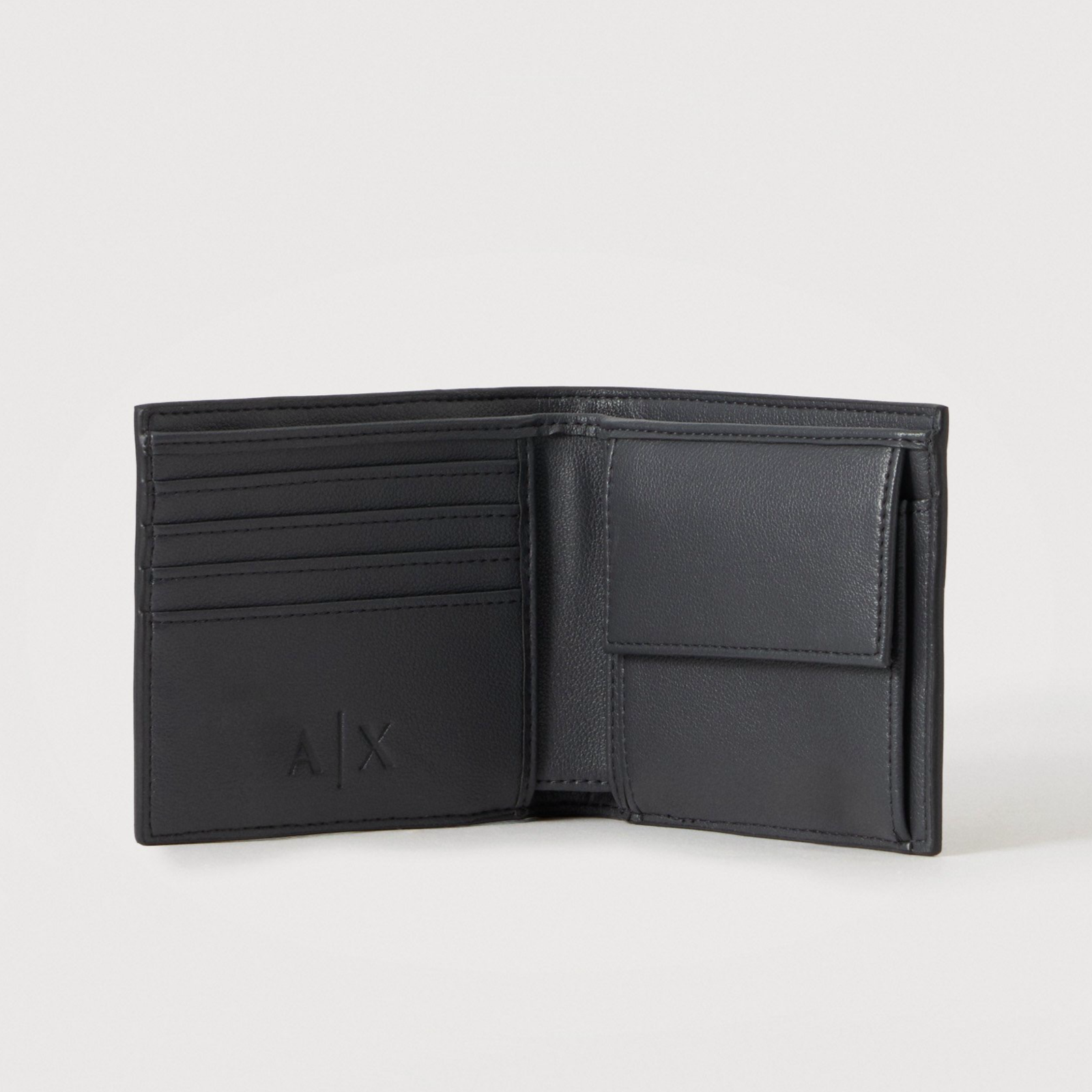 Мъжки портфейл Armani Exchange Men Wallet XM000167 AF26691 MC028 Inside View