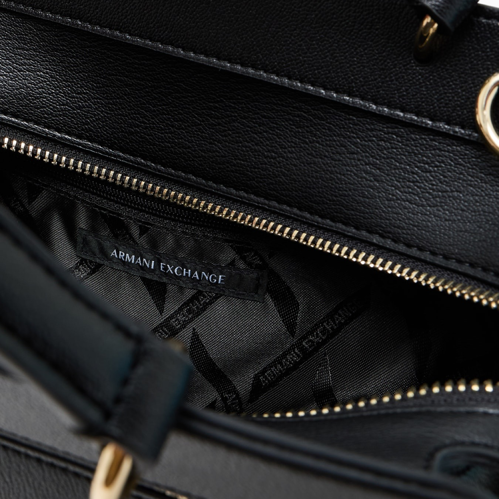 Дамска черна чанта Armani Exchange Women Handbag XW001553 AF17117 Inside View