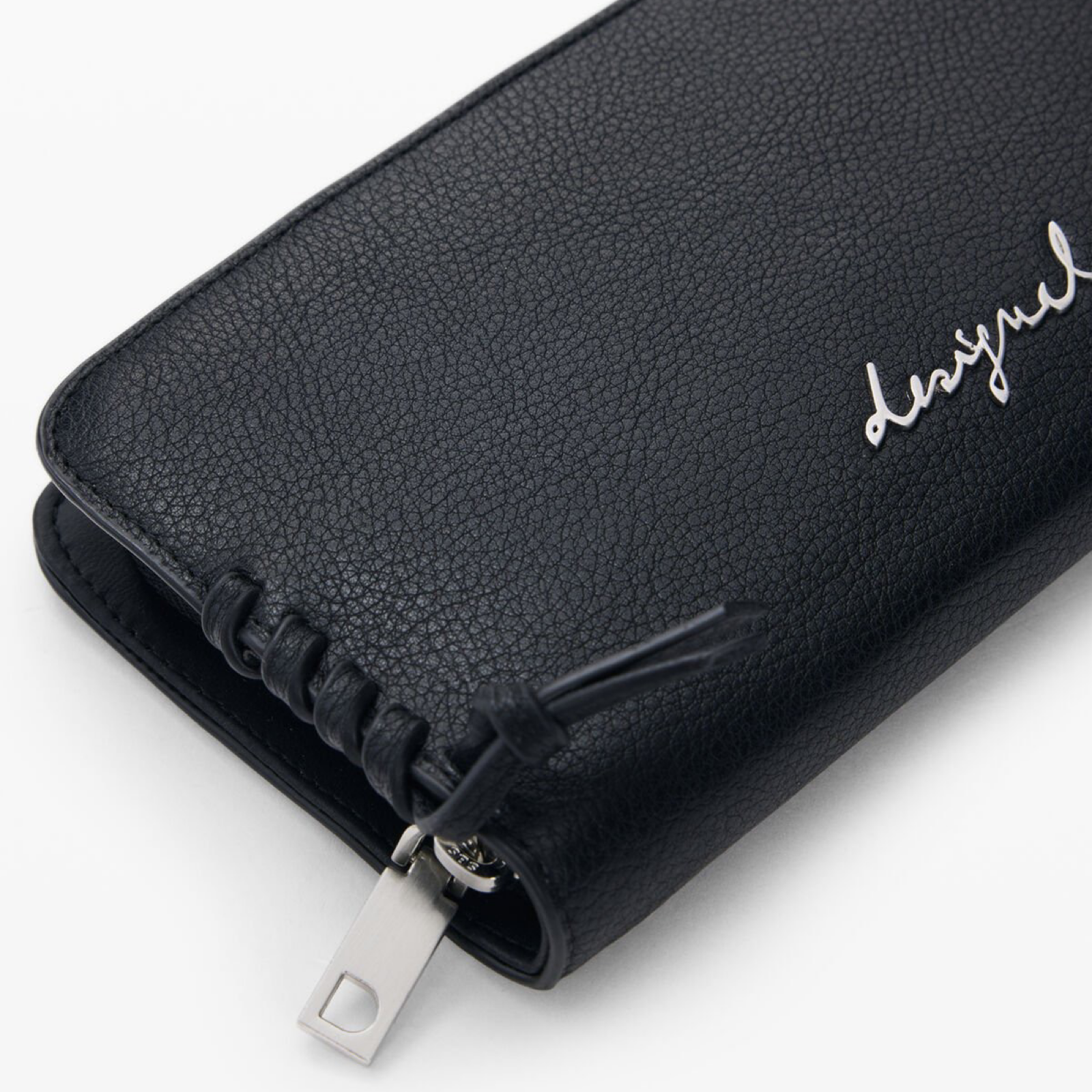 Дамско портмоне Desigual Women Wallet 26SAYP15 2000U Close-Up