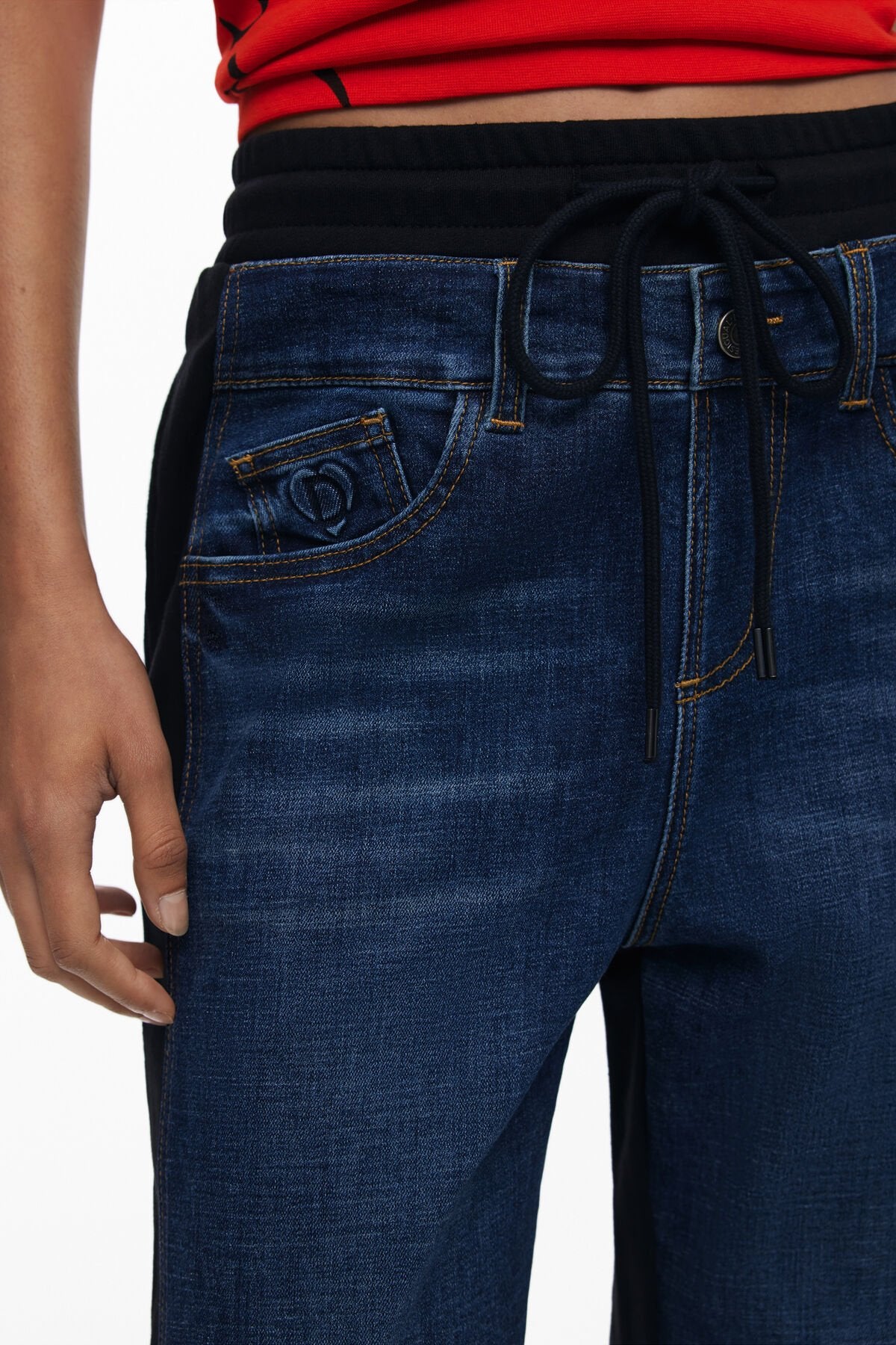 Дамски дънки Desigual Women Jeans
25WWDD08 Close-Up