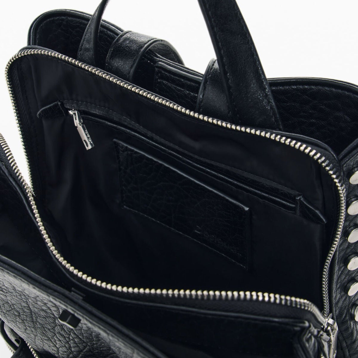 Дамска раница Desigual women’s rucksack 26WAKP30 2000 Inside view