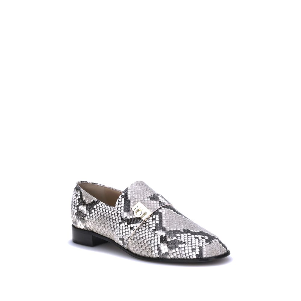 Дамски мокасини лоуфъри Women’s loafers Salvatore Ferragamo 787071 002 angled view