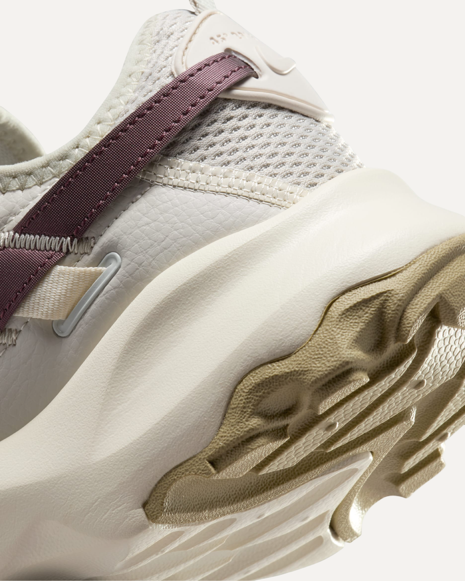 Дамски маратонки Nike TC 7900 Women Sneakers DD9682-003 Heel View