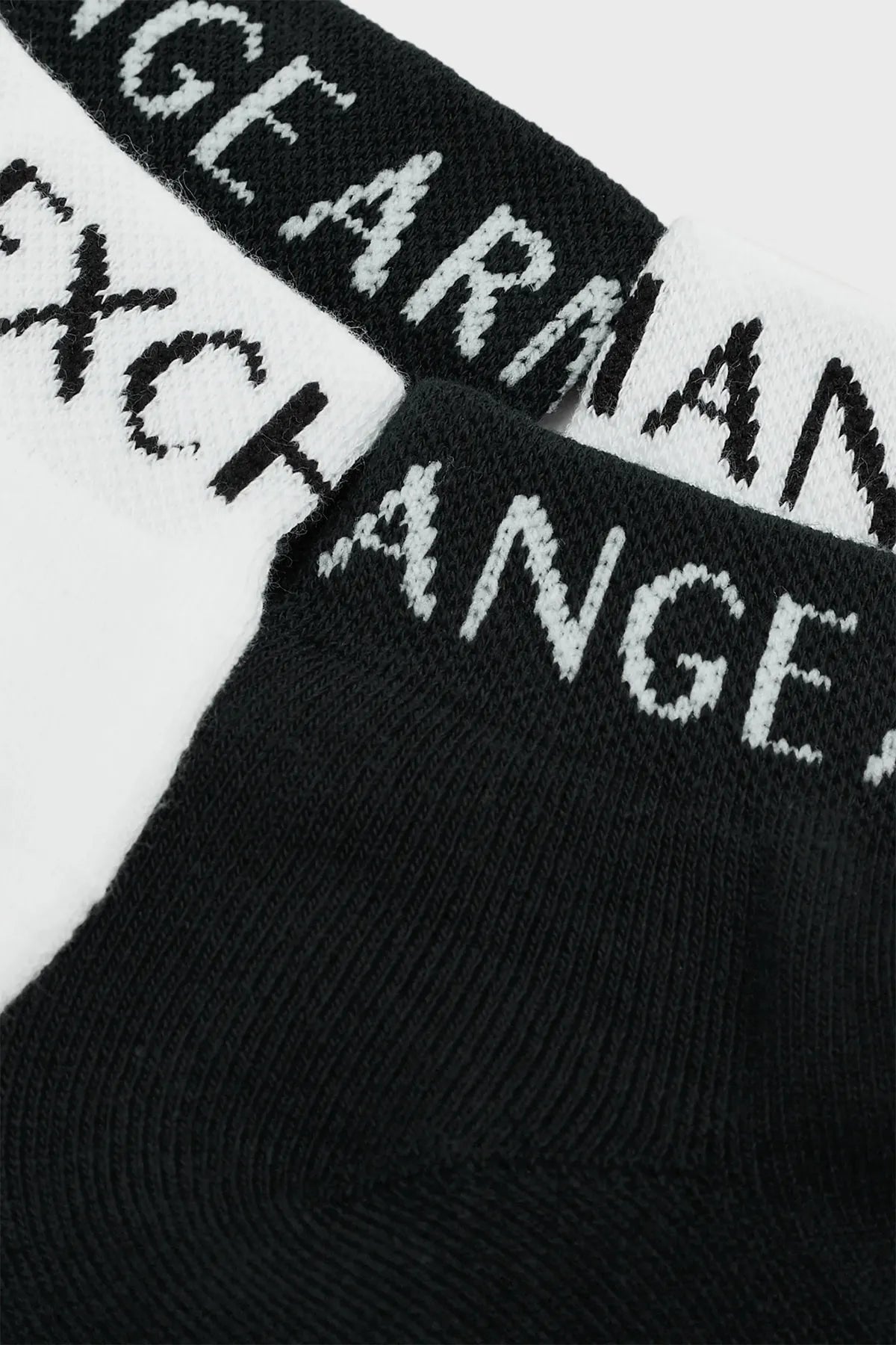 Мъжки къси чорапи 2 чифта в комплект бяло и черно Men’s socks Armani Exchange
956013 CC406 54510 detail view