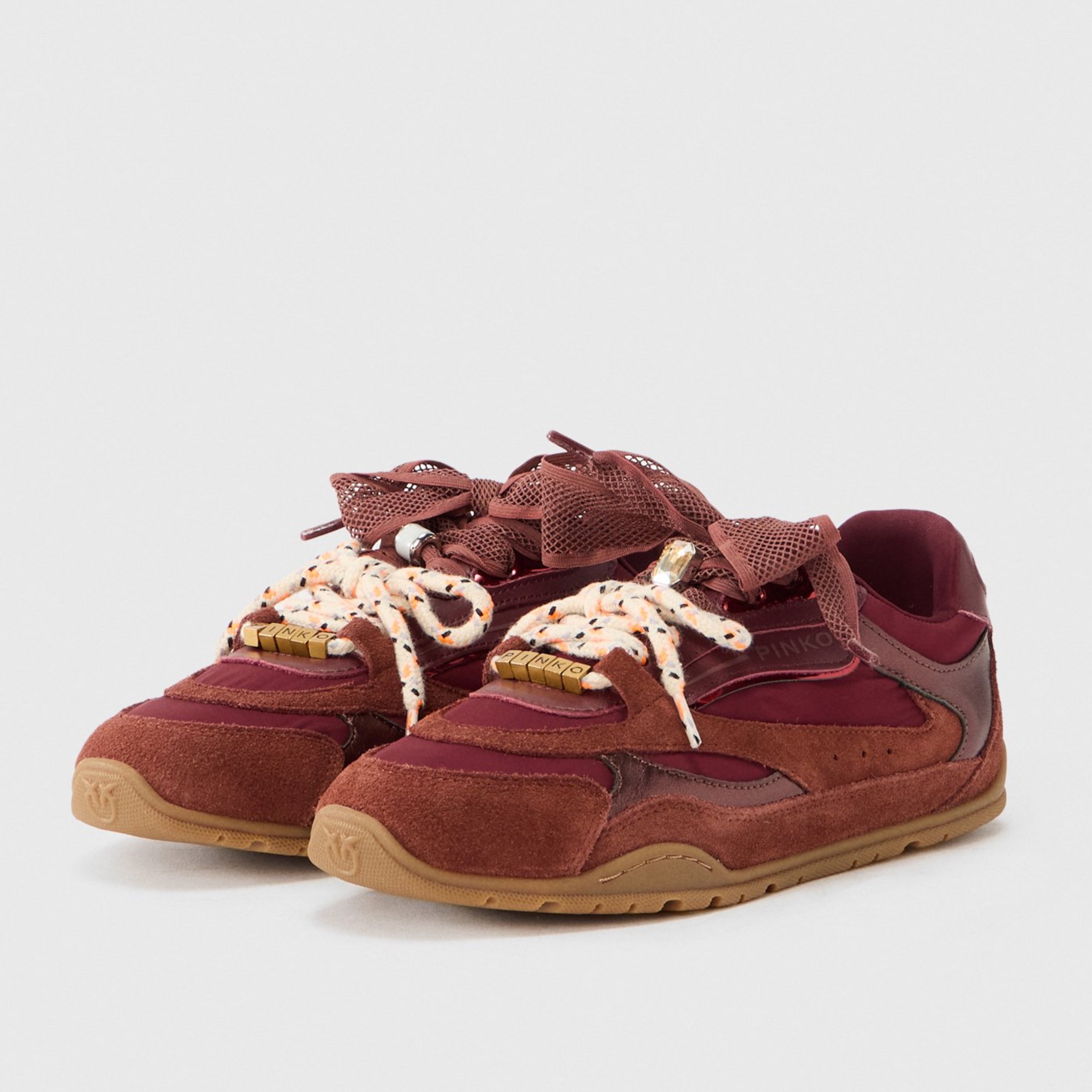 Дамски кецове Women’s sneakers Pinko Yulia
SS0185 P076 CR8 Bordeaux Angled view