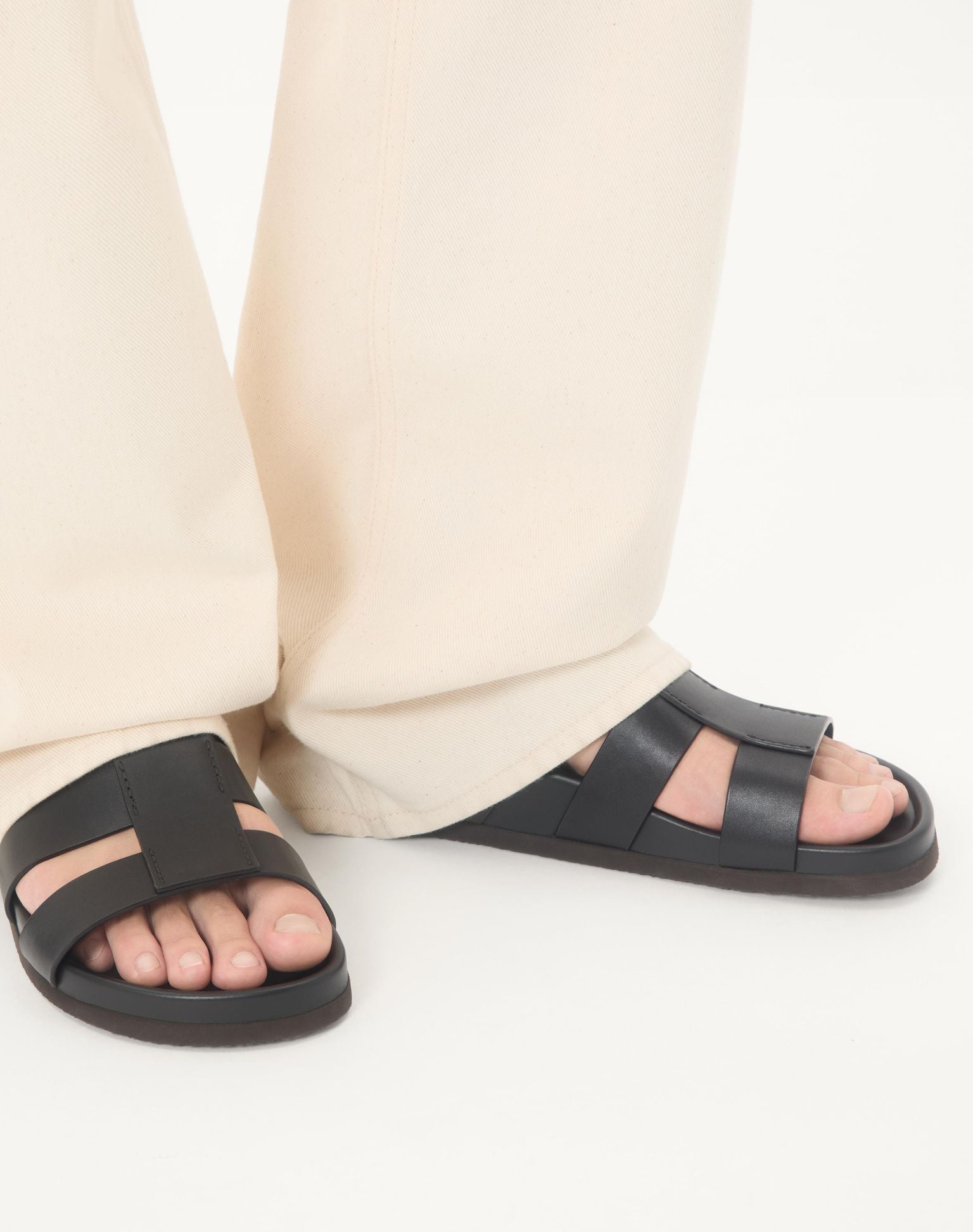 Мъжки чехли сандали Men’s studshield sandals Valentino Garavani 8Y2S0M95BEK0NO Black lifestyle view