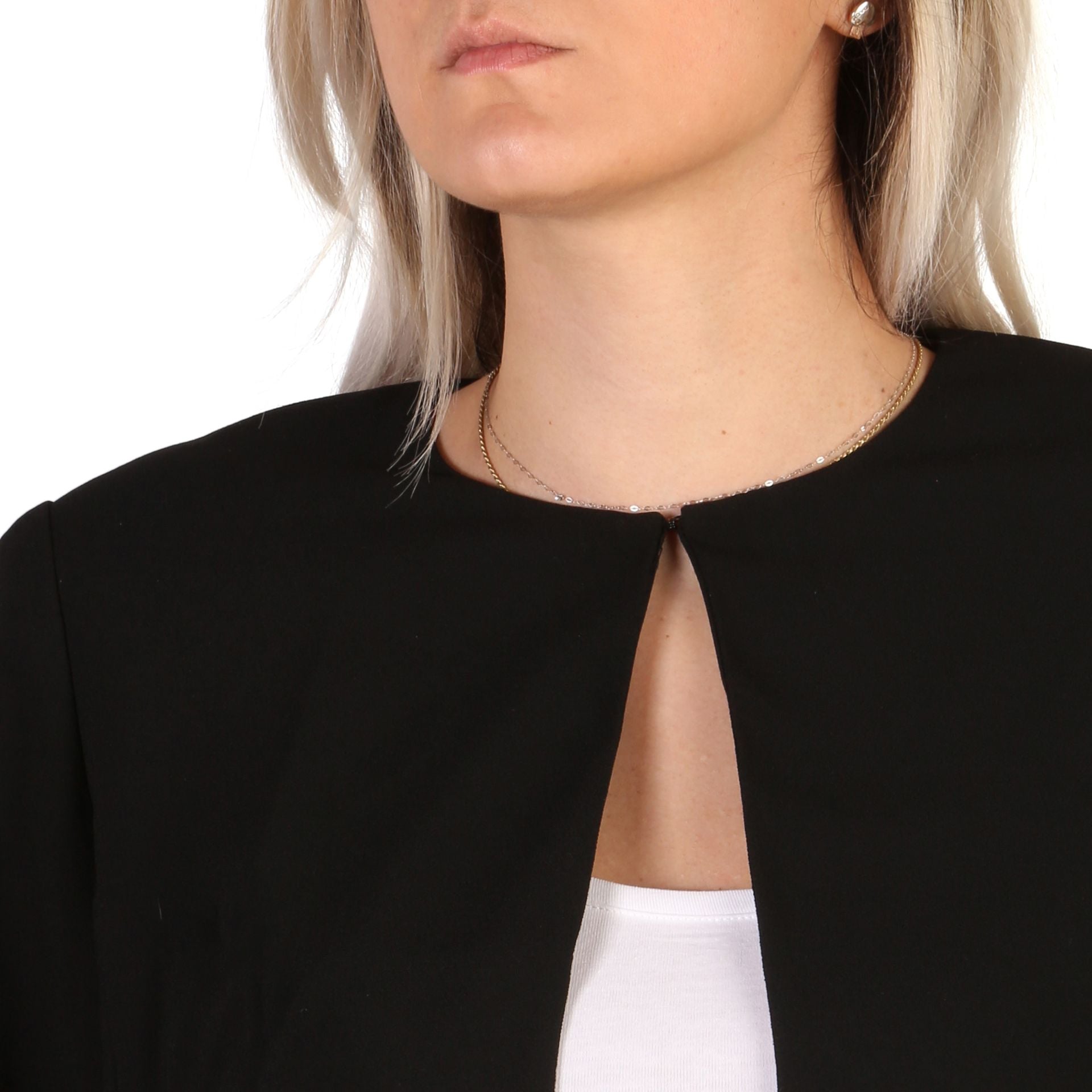 Дамско сако Women’s formal jacket Guess
82G220 8309Z A996 Black cropped front view