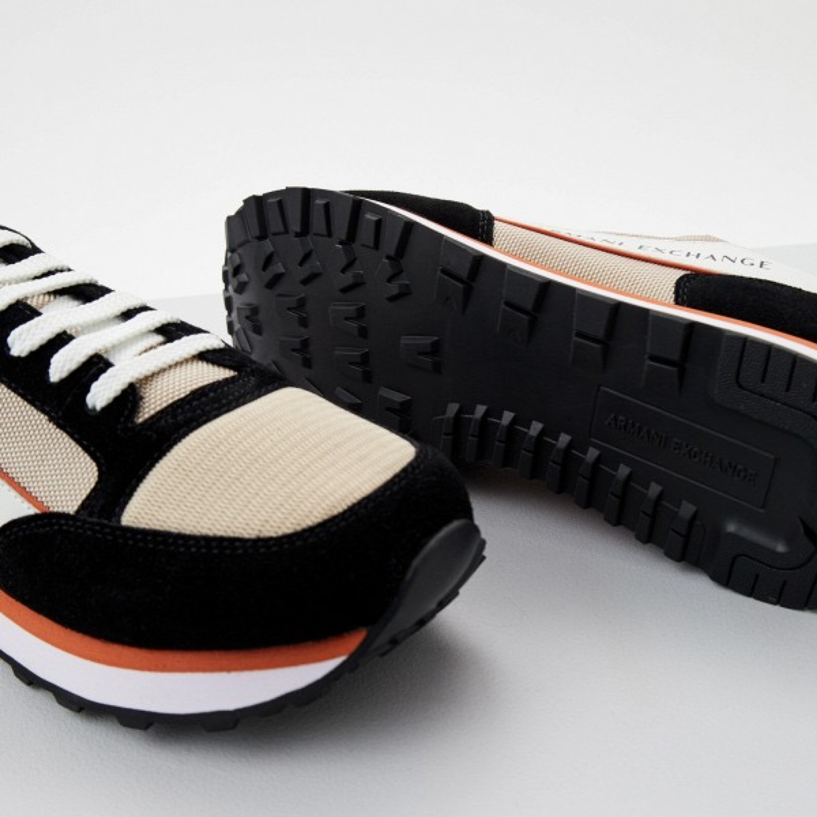 Мъжки маратонки Armani Exchange Men Sneakers XUX083 XV263 Insole View