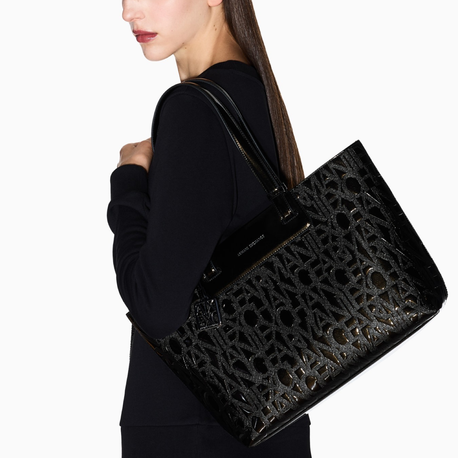 Дамска черна чанта Armani Exchange Women Shopper Bag XW001481 AF17290 Model View