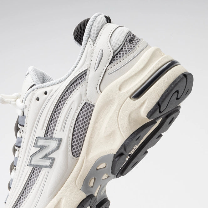 New Balance 1000 Women Sneakers