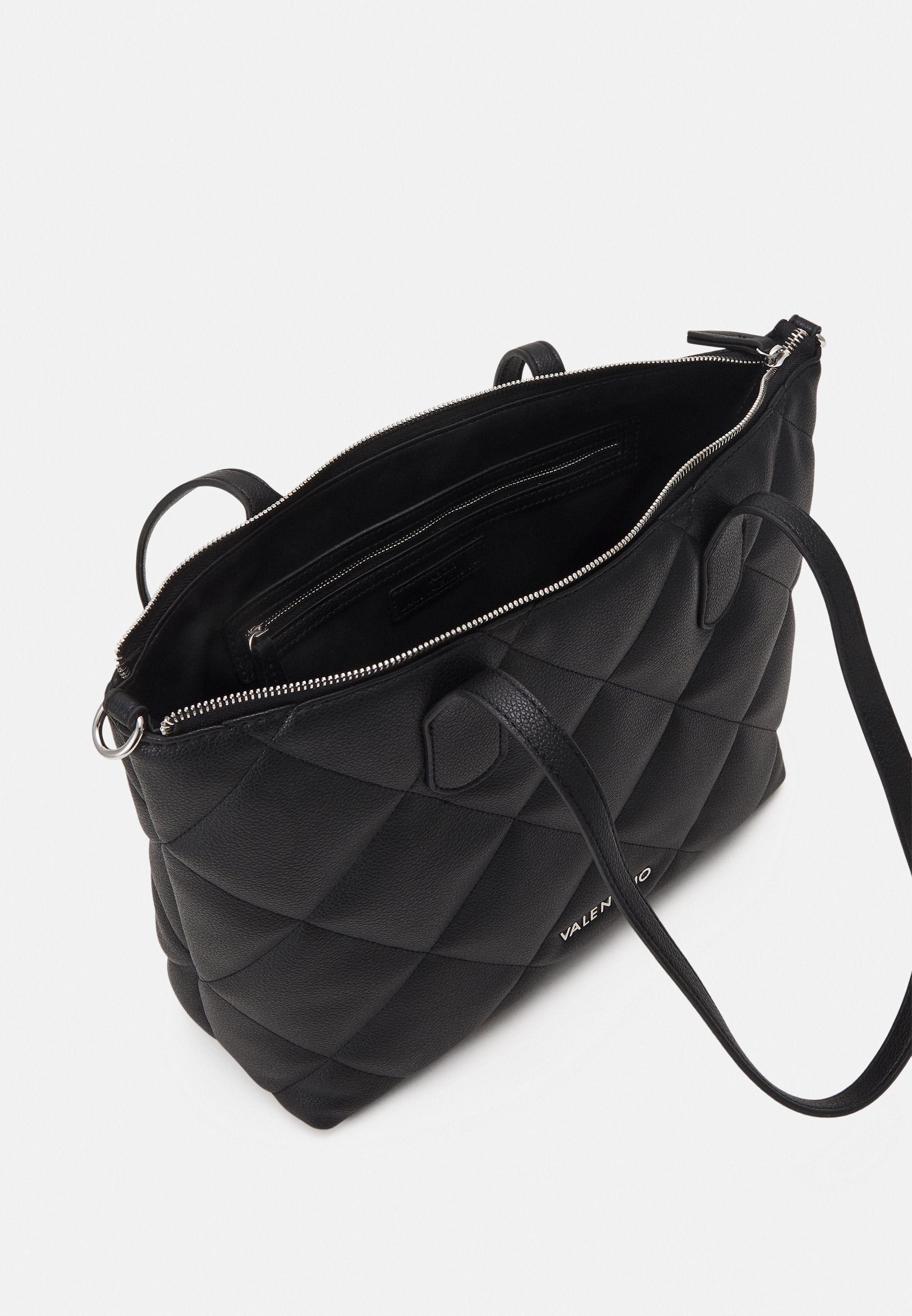 Дамска чанта в черно Women’s handbag Valentino Cold Re VBS7AR01 Black