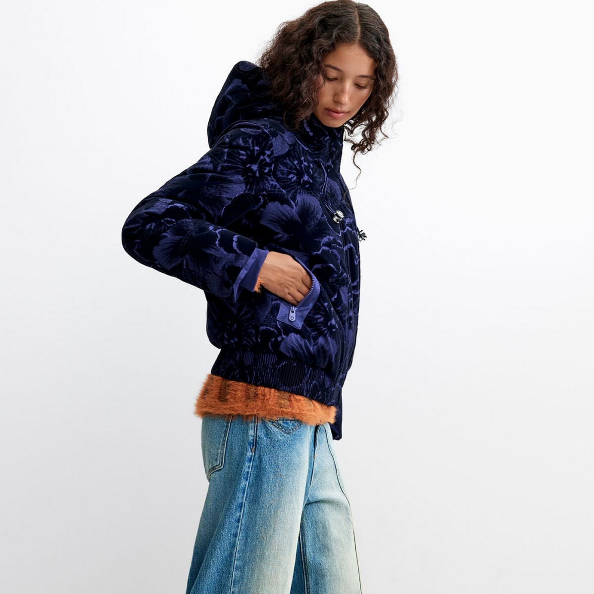 Дамско яке Desigual Women Jacket 26WWEW38 5000 Side View
