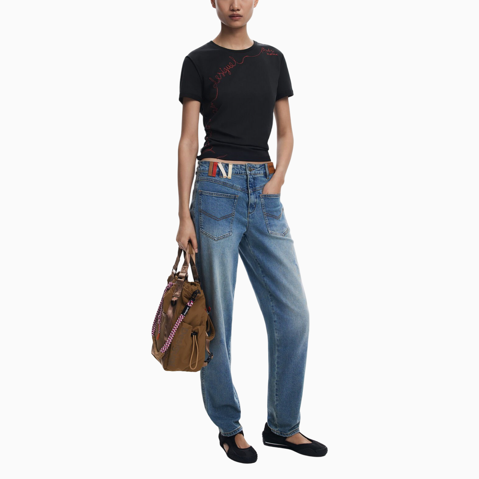 Дамска черна тениска Desigual Women T-shirt 25WWTK08 Side View