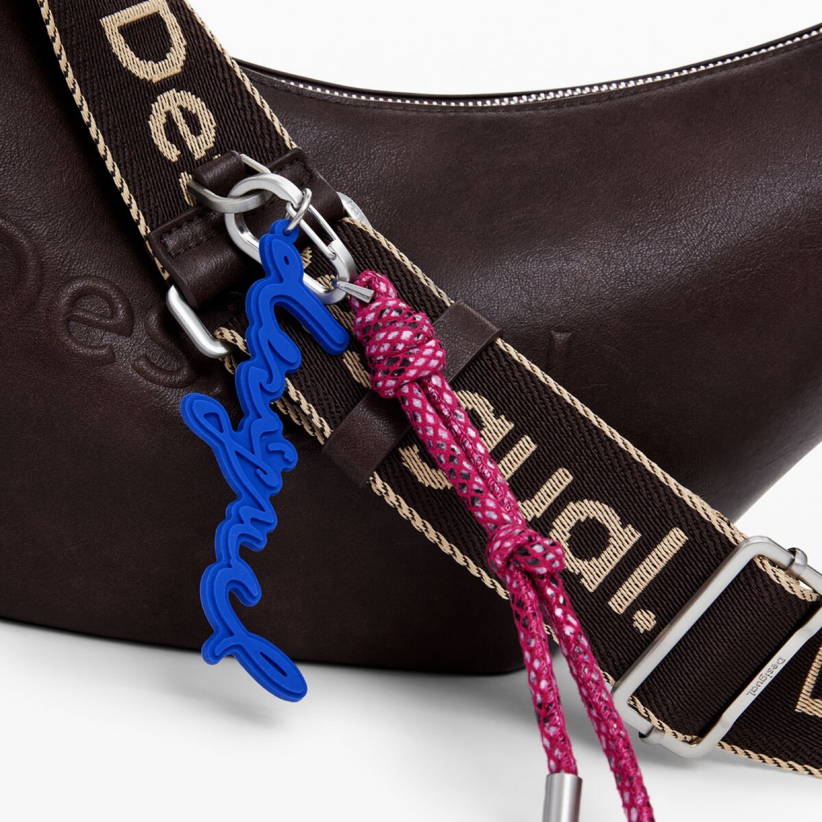 Дамска кафява чанта Desigual Women Handbag 25WAXPAX Close-Up
