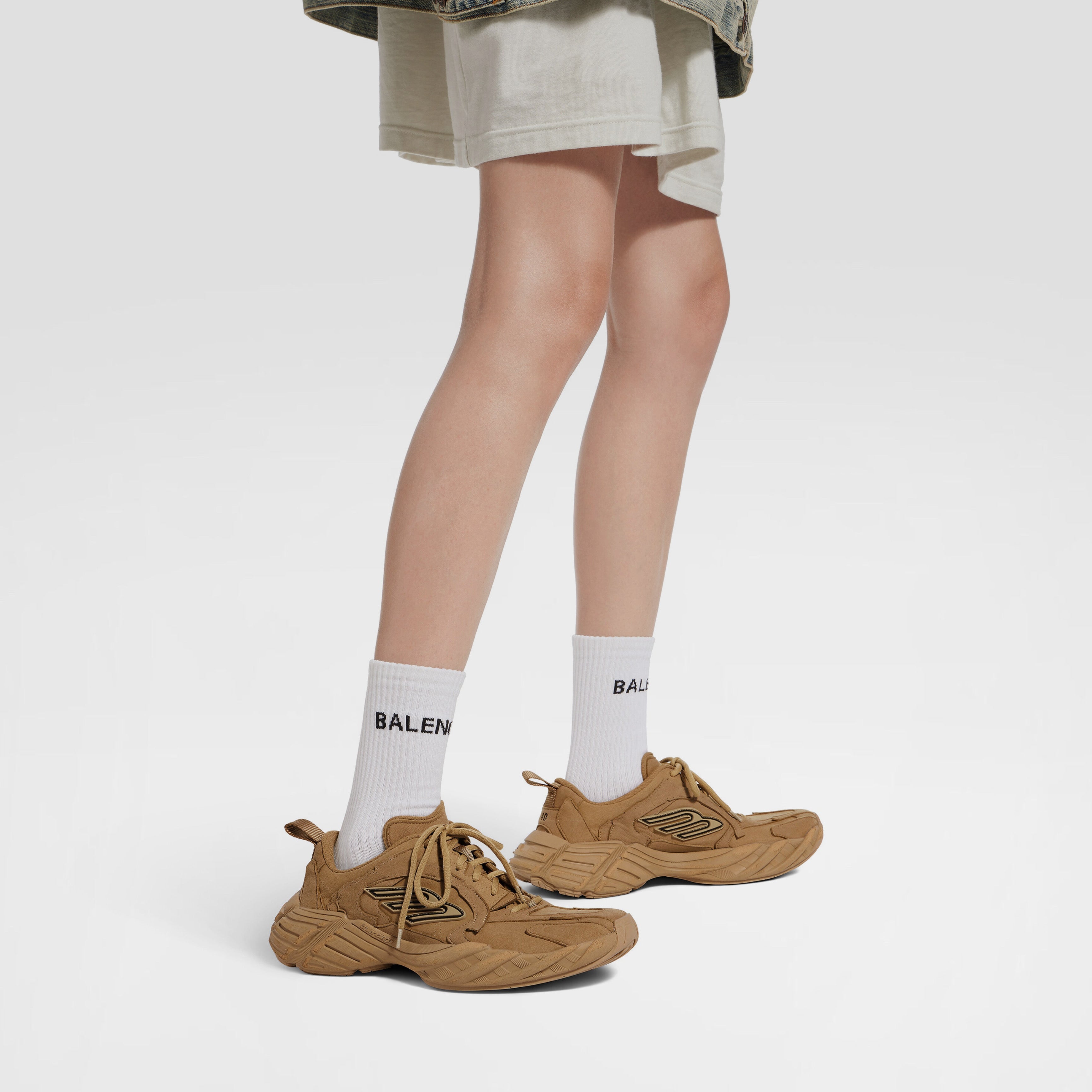 Мъжки кецове от велур Men’s sneakers Balenciaga Monday 825417WMNSS2200 Brown lifestyle