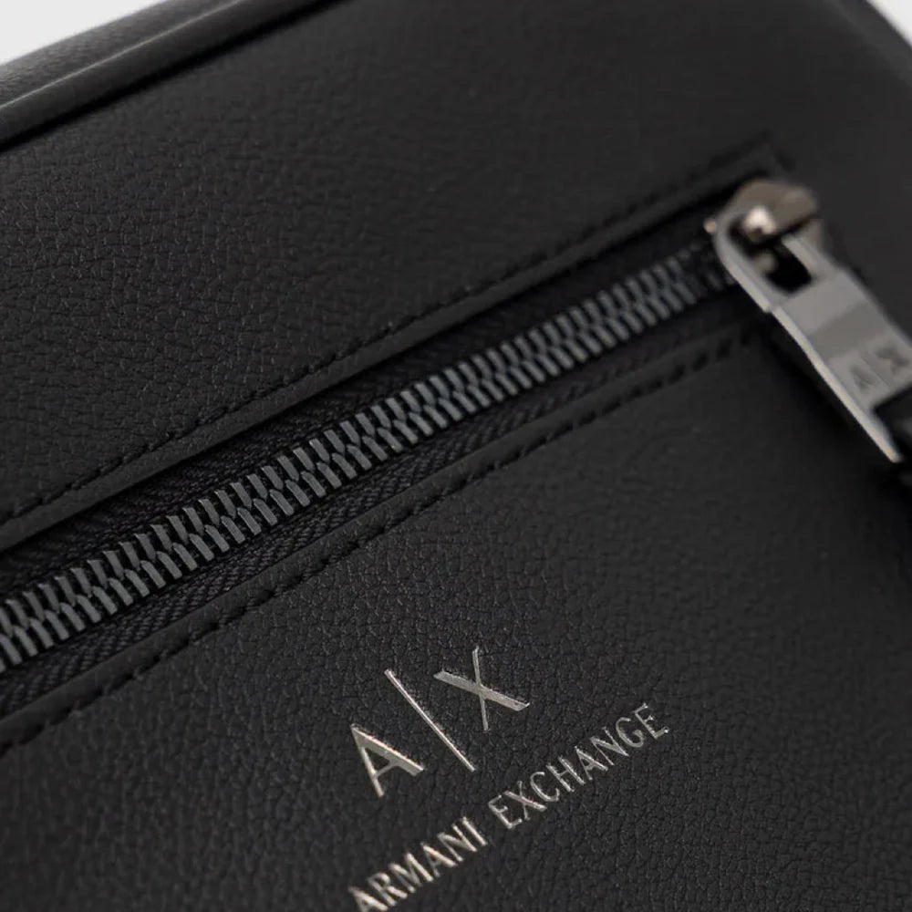 Armani Exchange клъч чанта