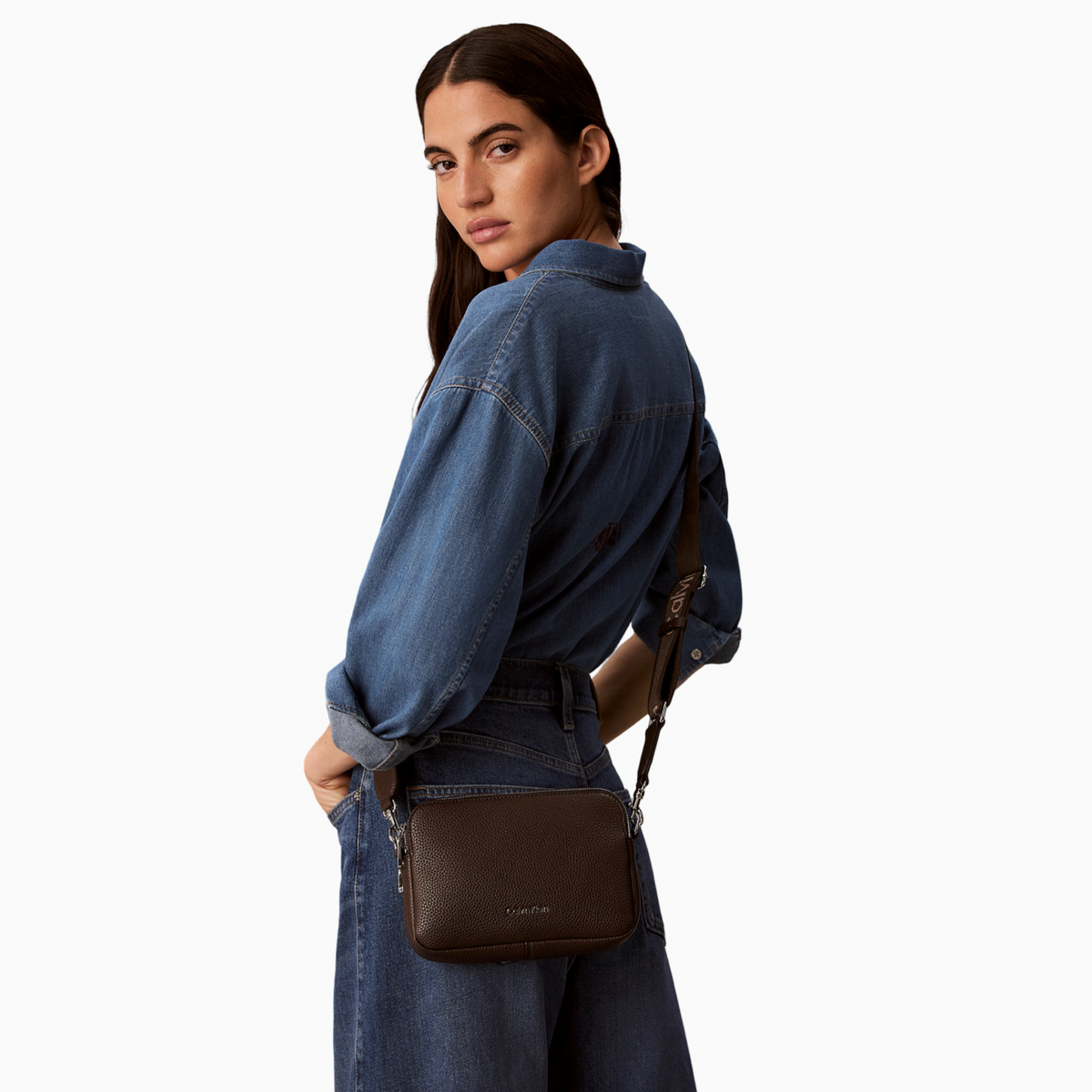 Дамска чанта Calvin Klein Women Crossbody Bag LV04F3656G BAL Model View