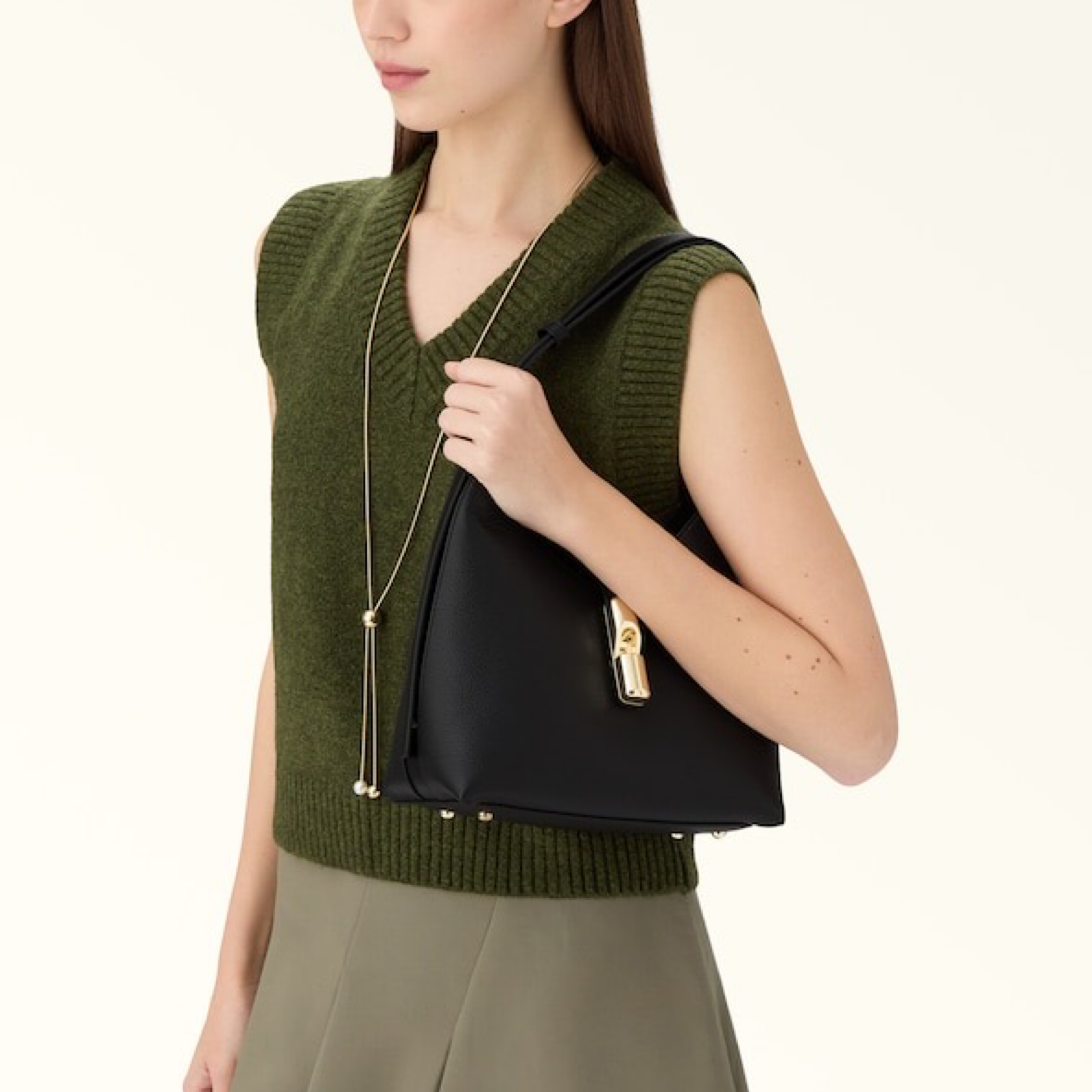 Дамска чанта Furla Goccia Shoulder Bag S WB01979 BX3353 O6000 Model View