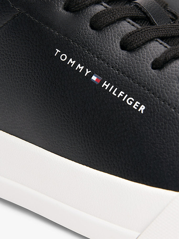Мъжки кецове Men's Th Court Lth Detail Sneakers FM0FM05367BDS Black logo view