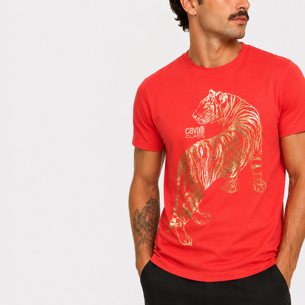 Мъжка червена тениска Cavalli Class Men T-shirt QXT62T JD060 02000 Close-Up