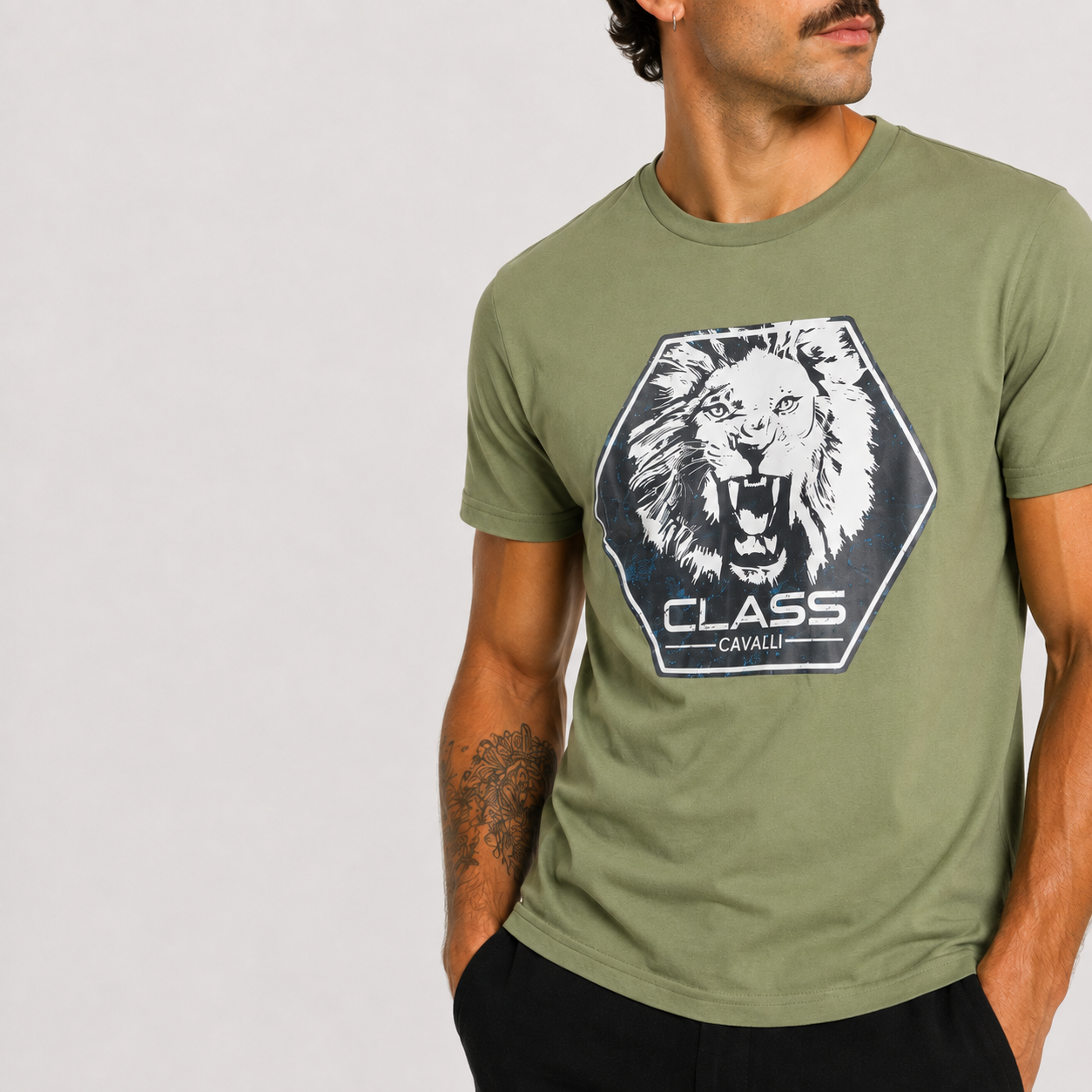 Мъжка зелена тениска Cavalli Class Men T-shirt TXT60PJD060 04050 Close-Up